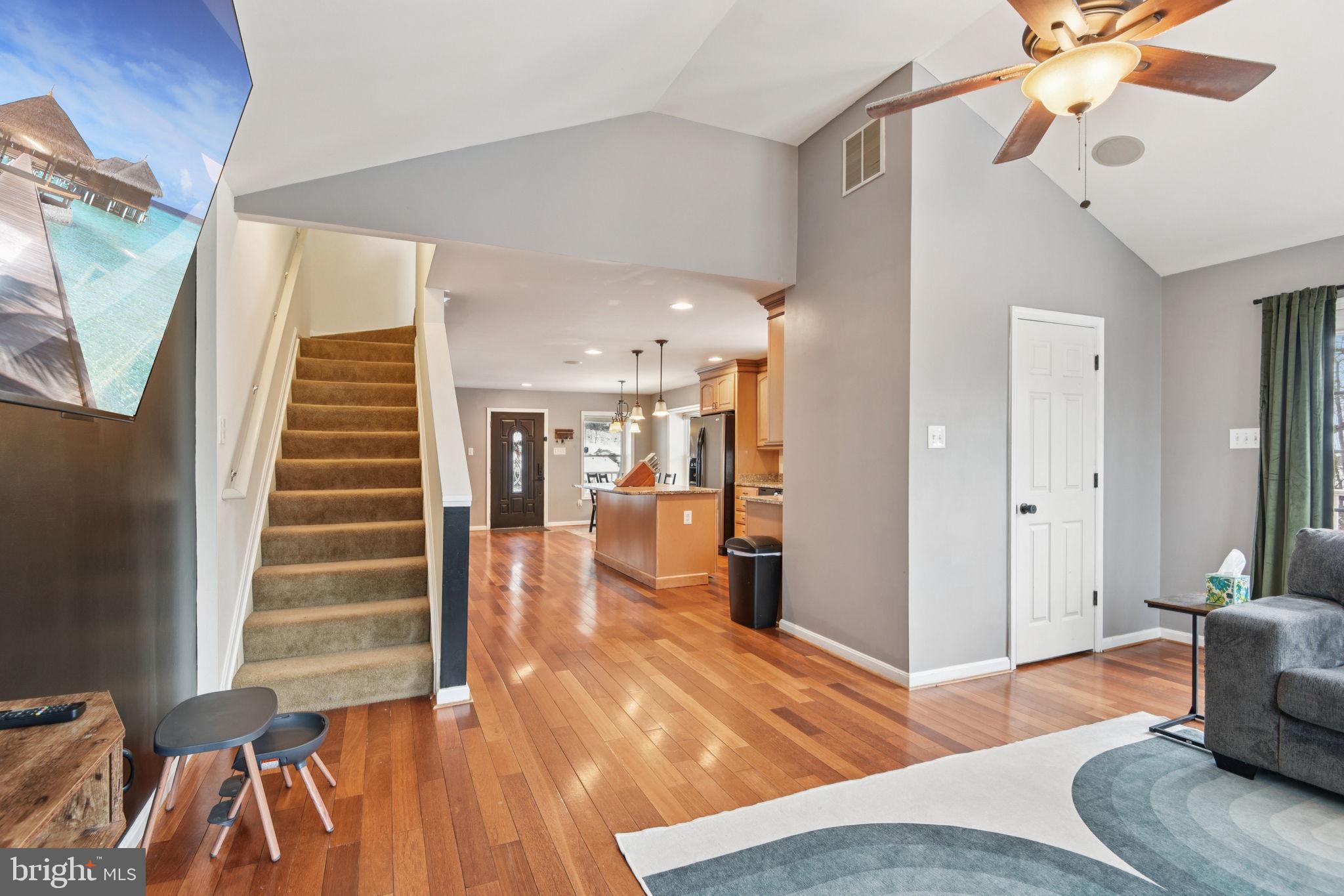 WINDSOR KNOLLS - Residential