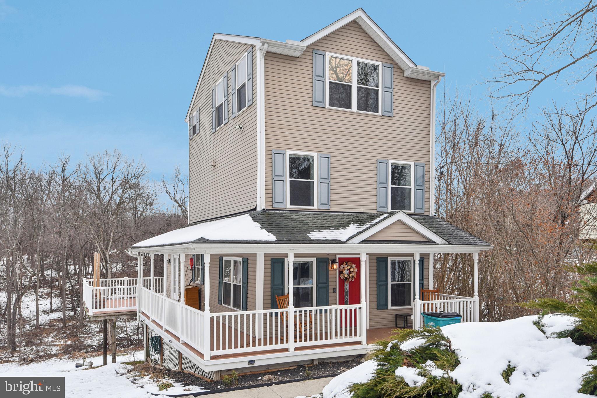 WINDSOR KNOLLS - Residential