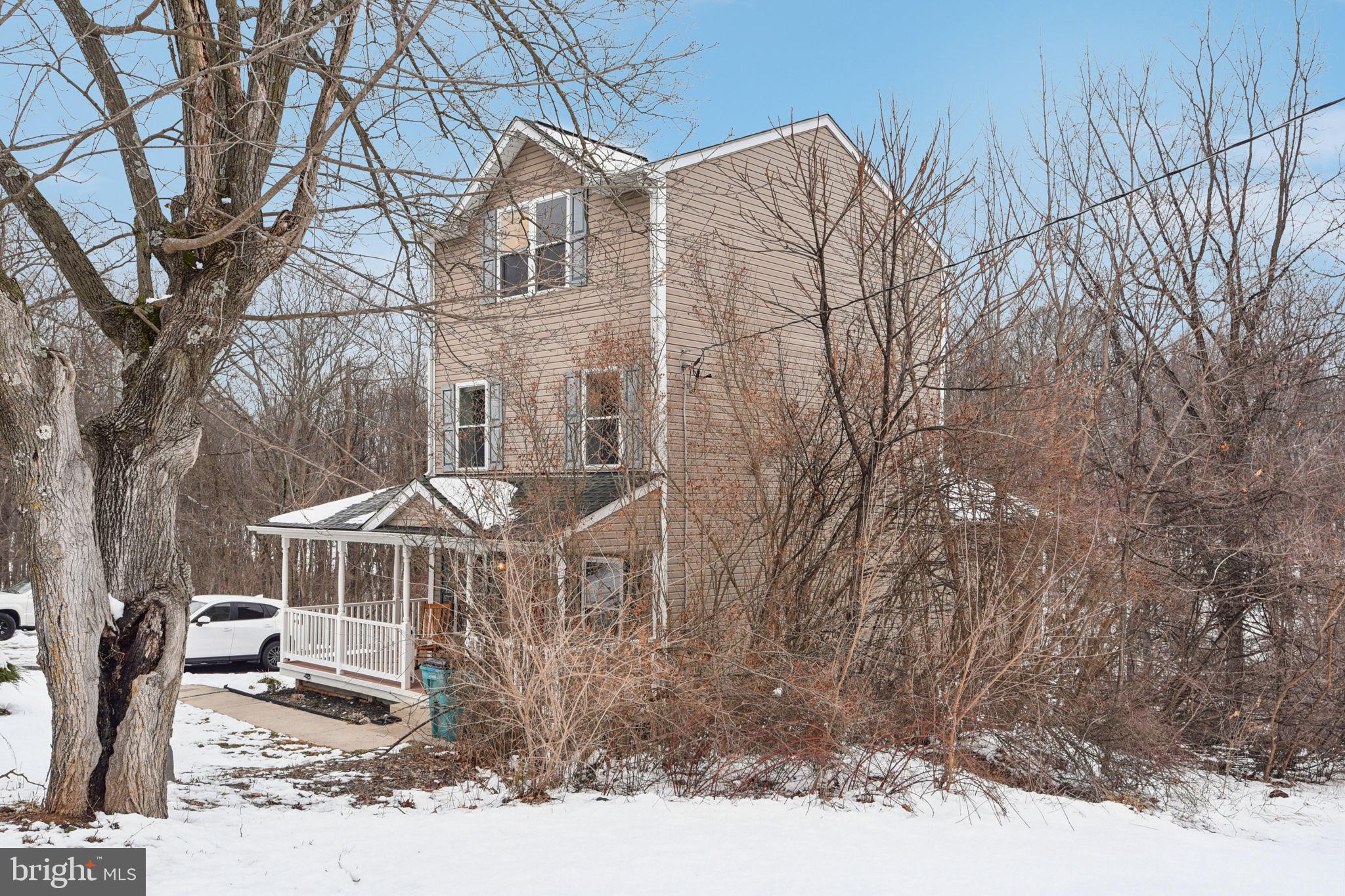 WINDSOR KNOLLS - Residential