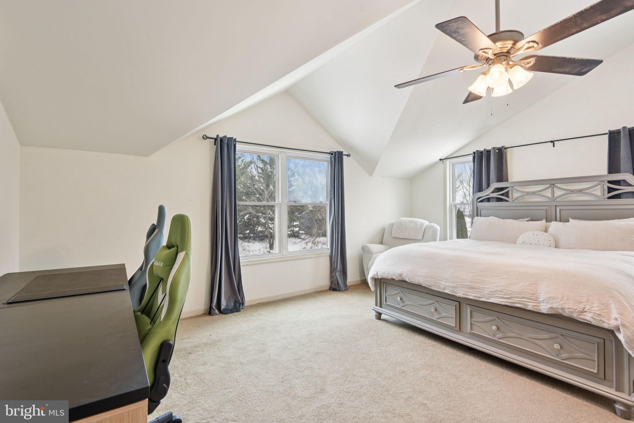 WINDSOR KNOLLS - Residential