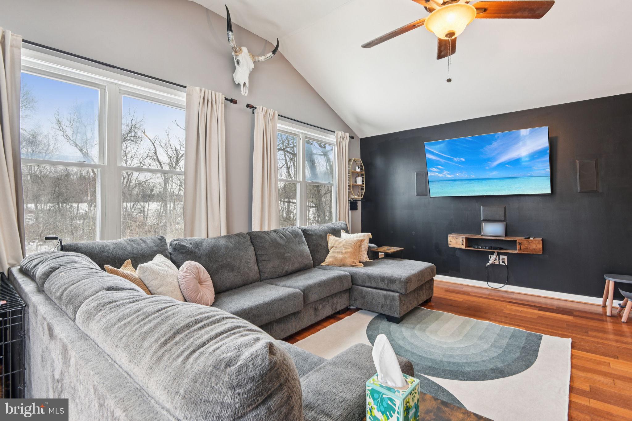 WINDSOR KNOLLS - Residential