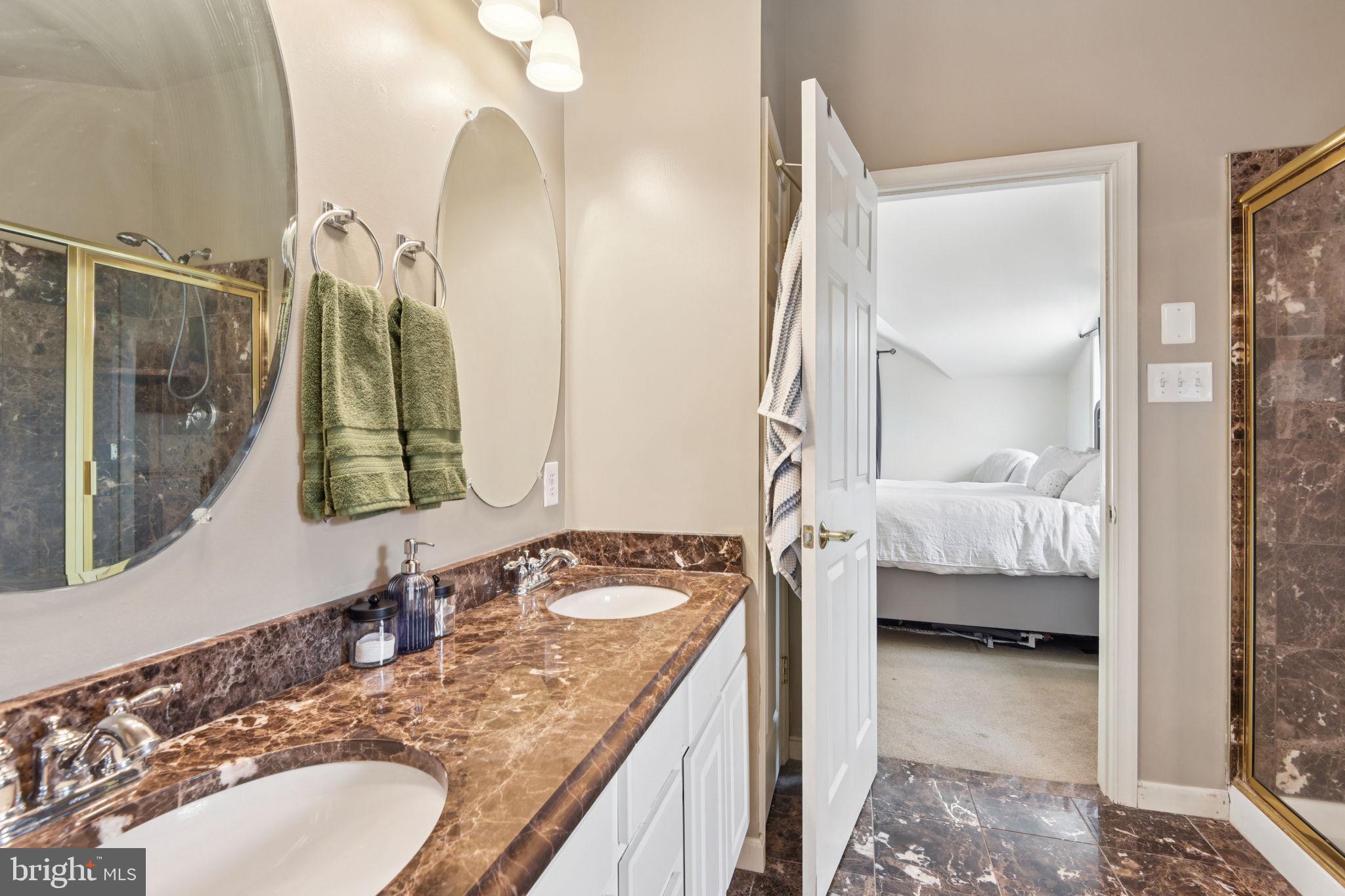 WINDSOR KNOLLS - Residential