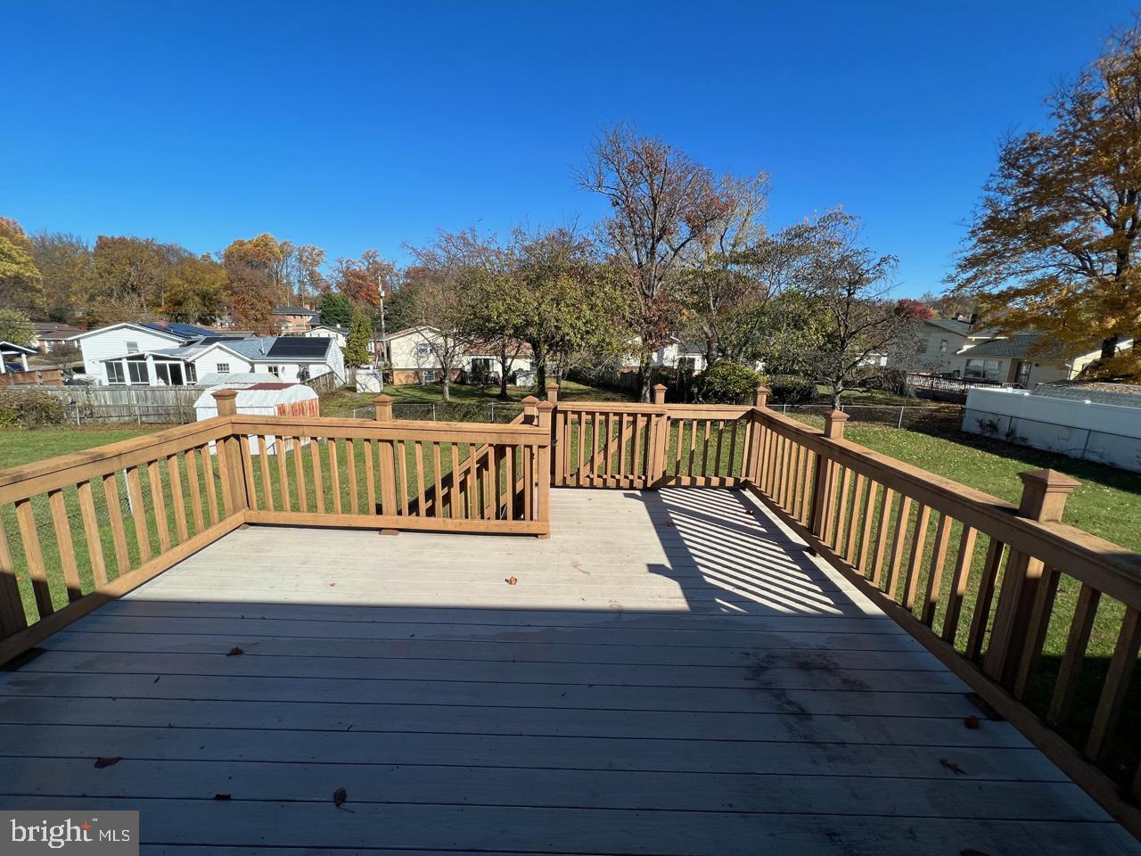 ENGLISH MANOR - Residential Lease