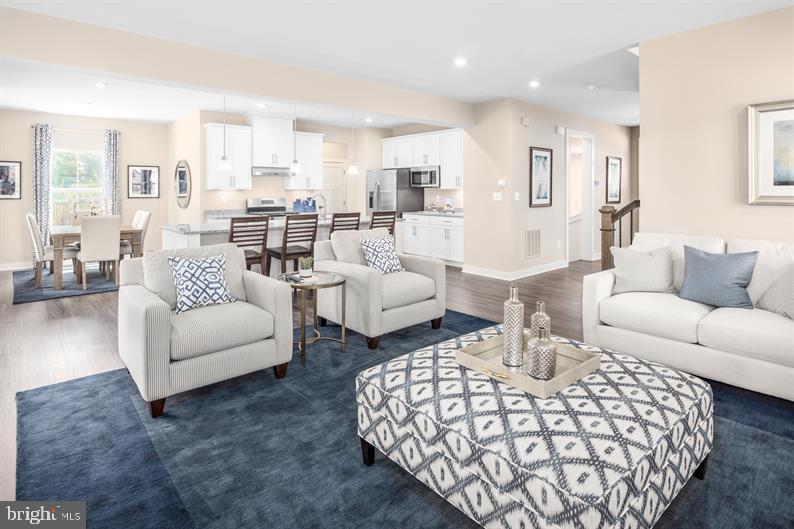 LAKE LINGANORE - Residential