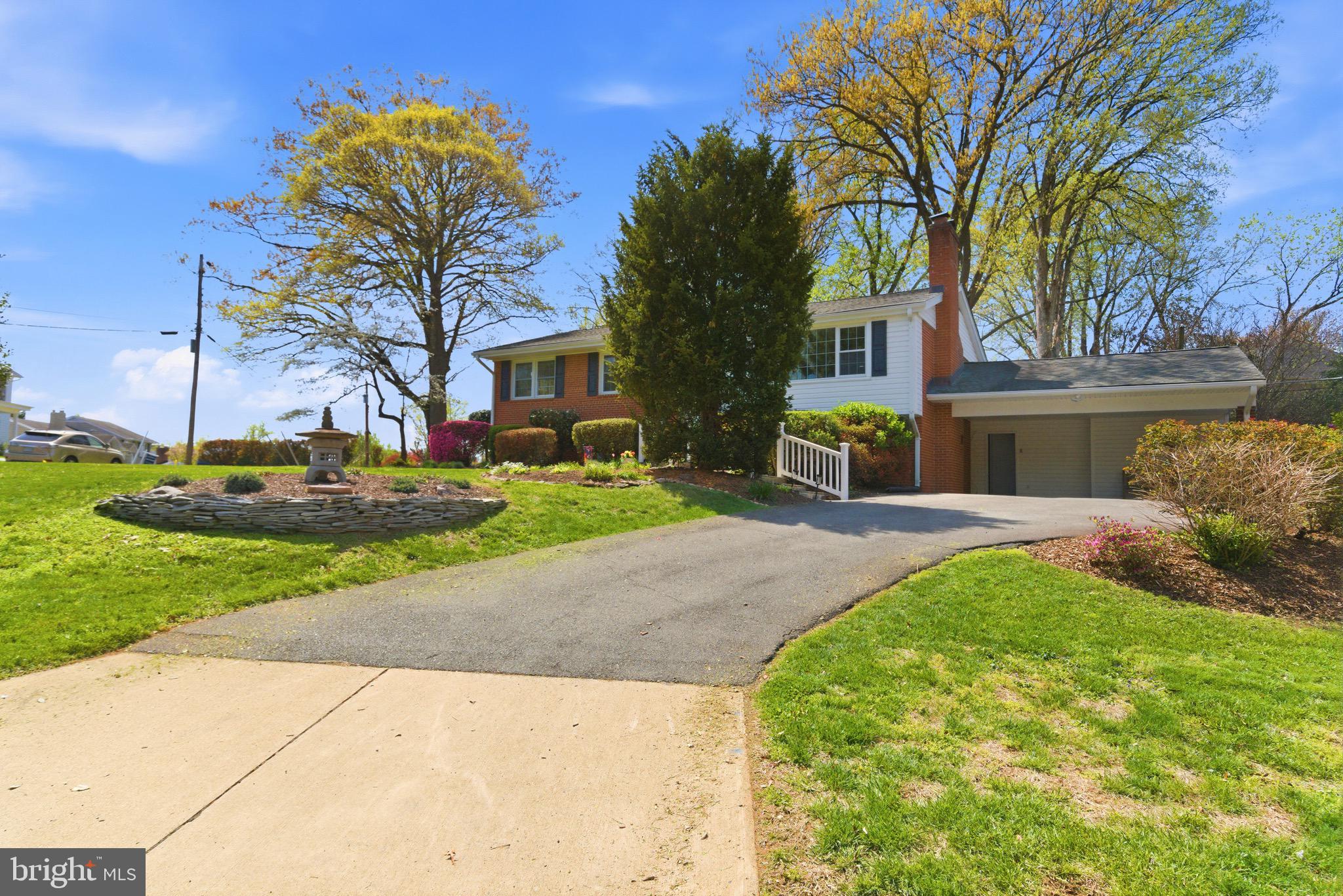 BROYHILL GLEN GARY PARK - Residential