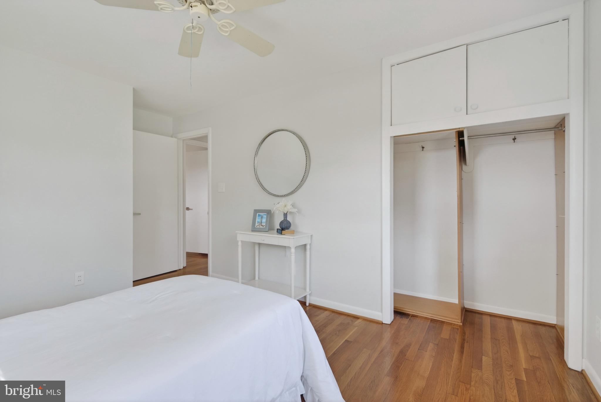 BROYHILL GLEN GARY PARK - Residential