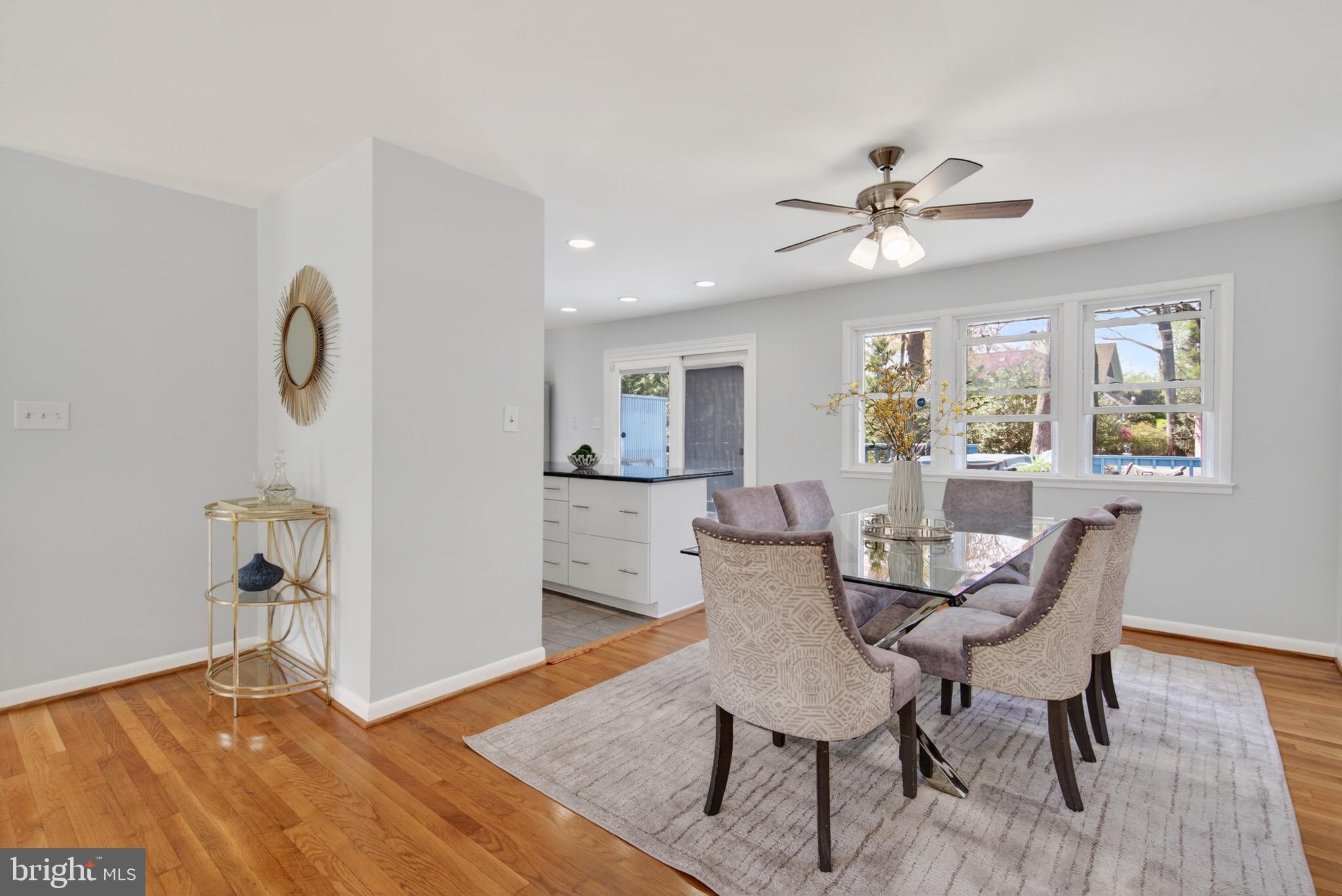 BROYHILL GLEN GARY PARK - Residential