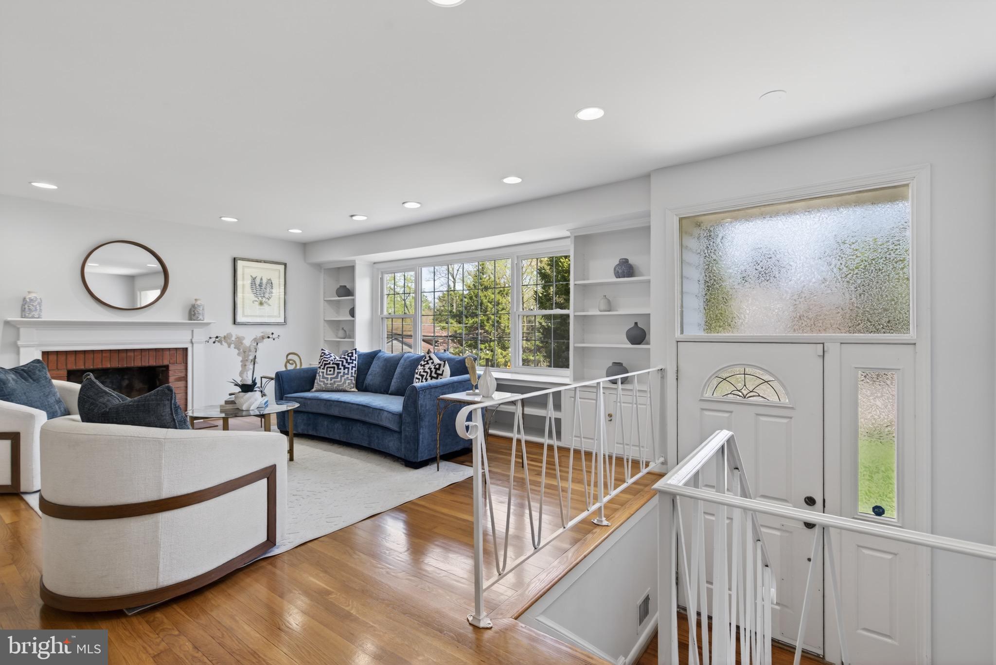 BROYHILL GLEN GARY PARK - Residential