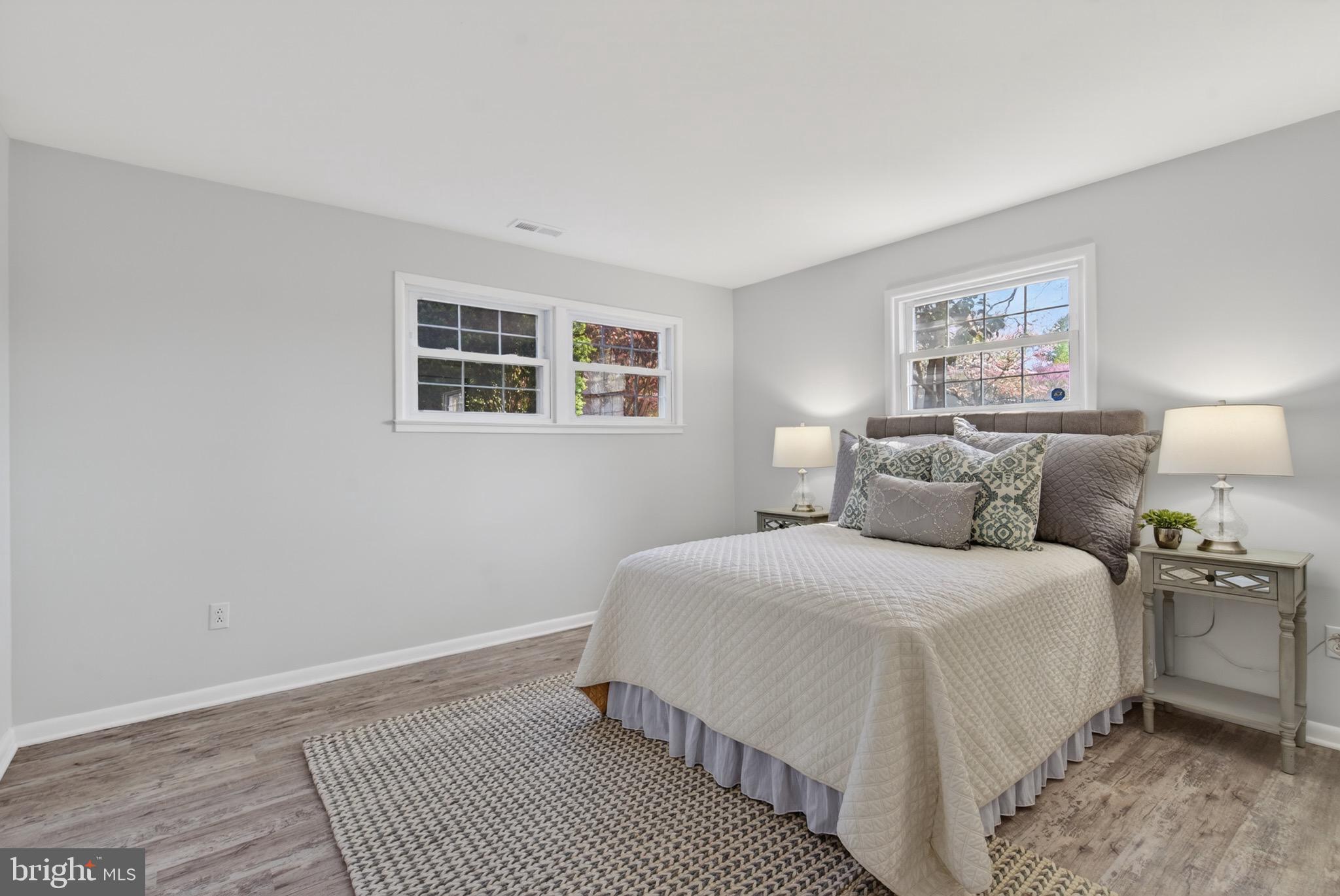 BROYHILL GLEN GARY PARK - Residential