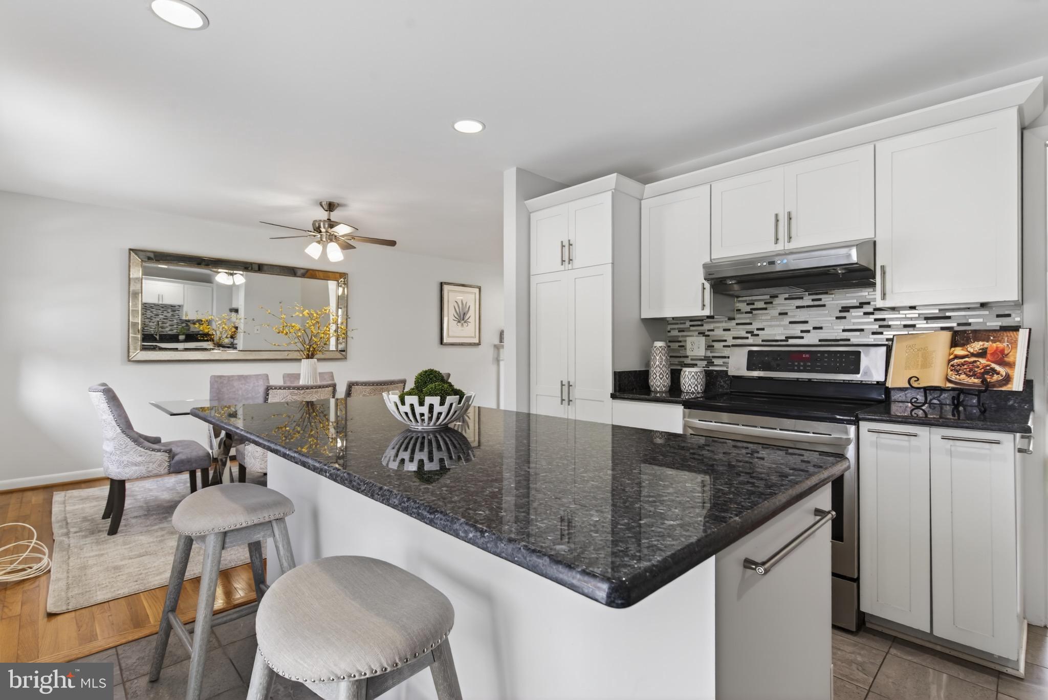 BROYHILL GLEN GARY PARK - Residential