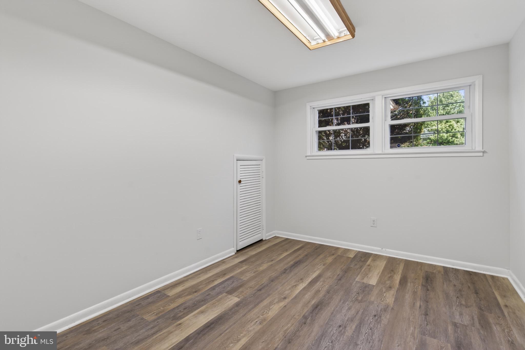 BROYHILL GLEN GARY PARK - Residential