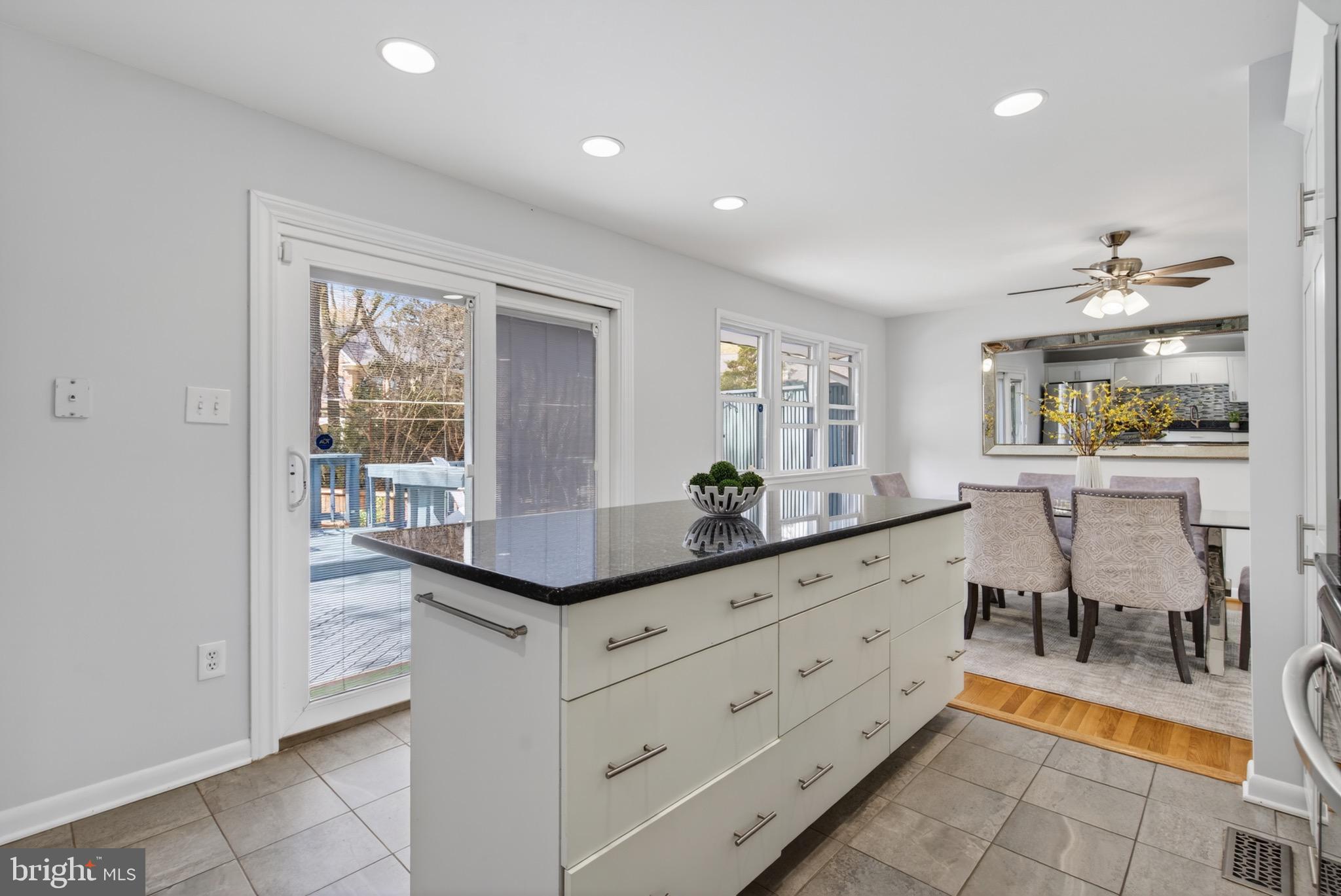 BROYHILL GLEN GARY PARK - Residential