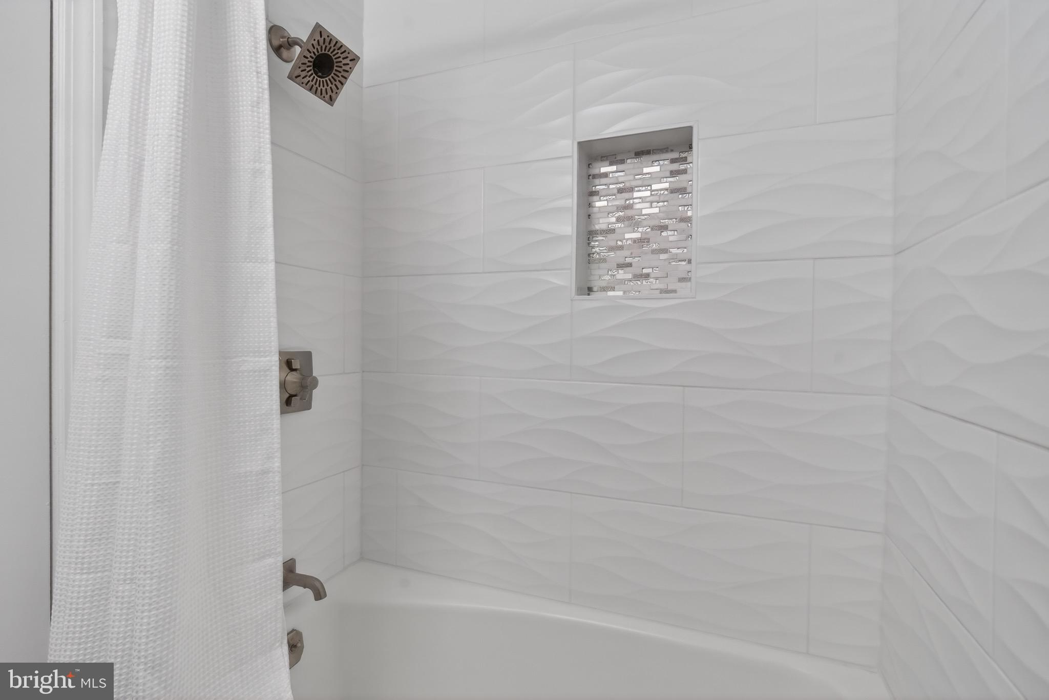 BROYHILL GLEN GARY PARK - Residential