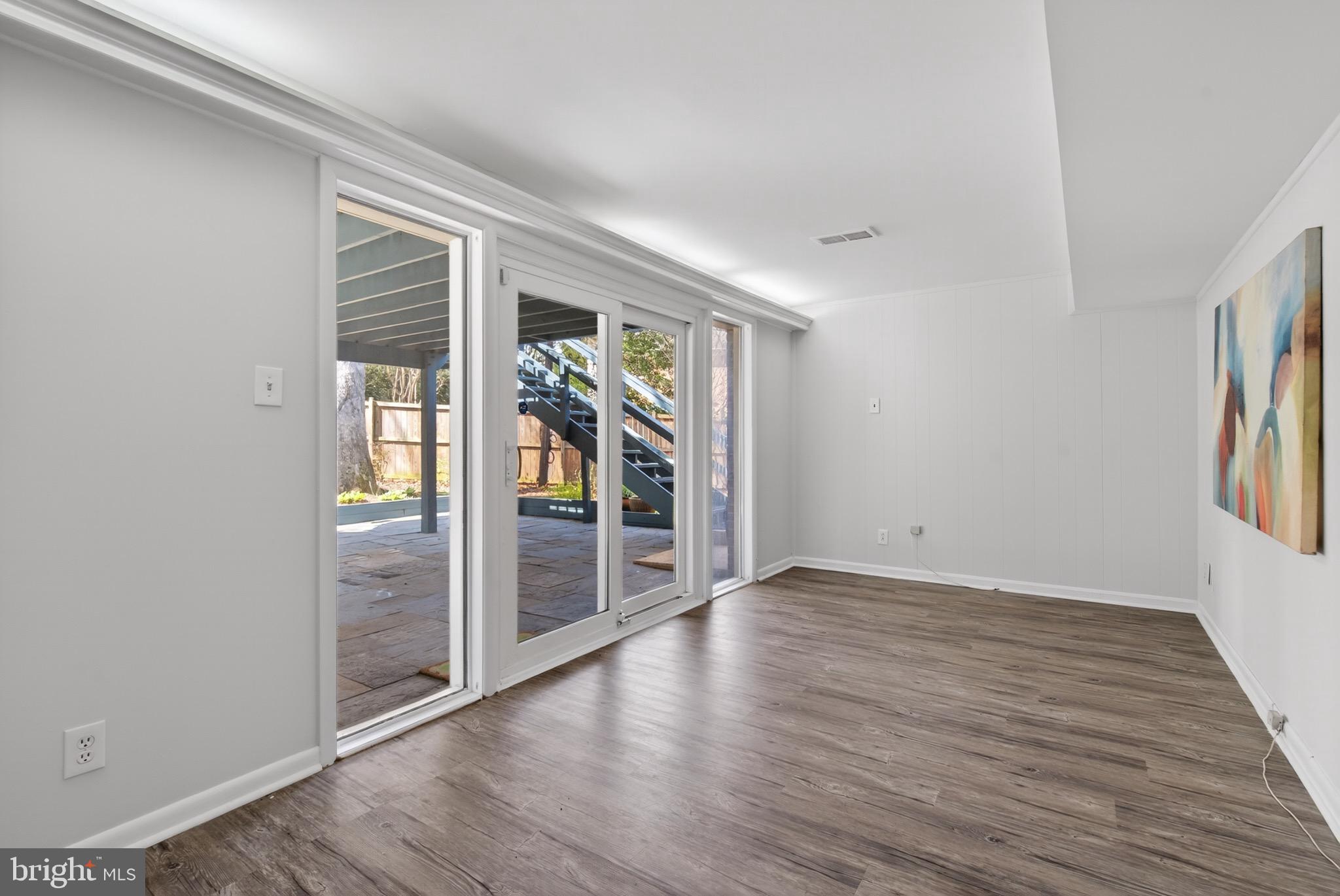 BROYHILL GLEN GARY PARK - Residential