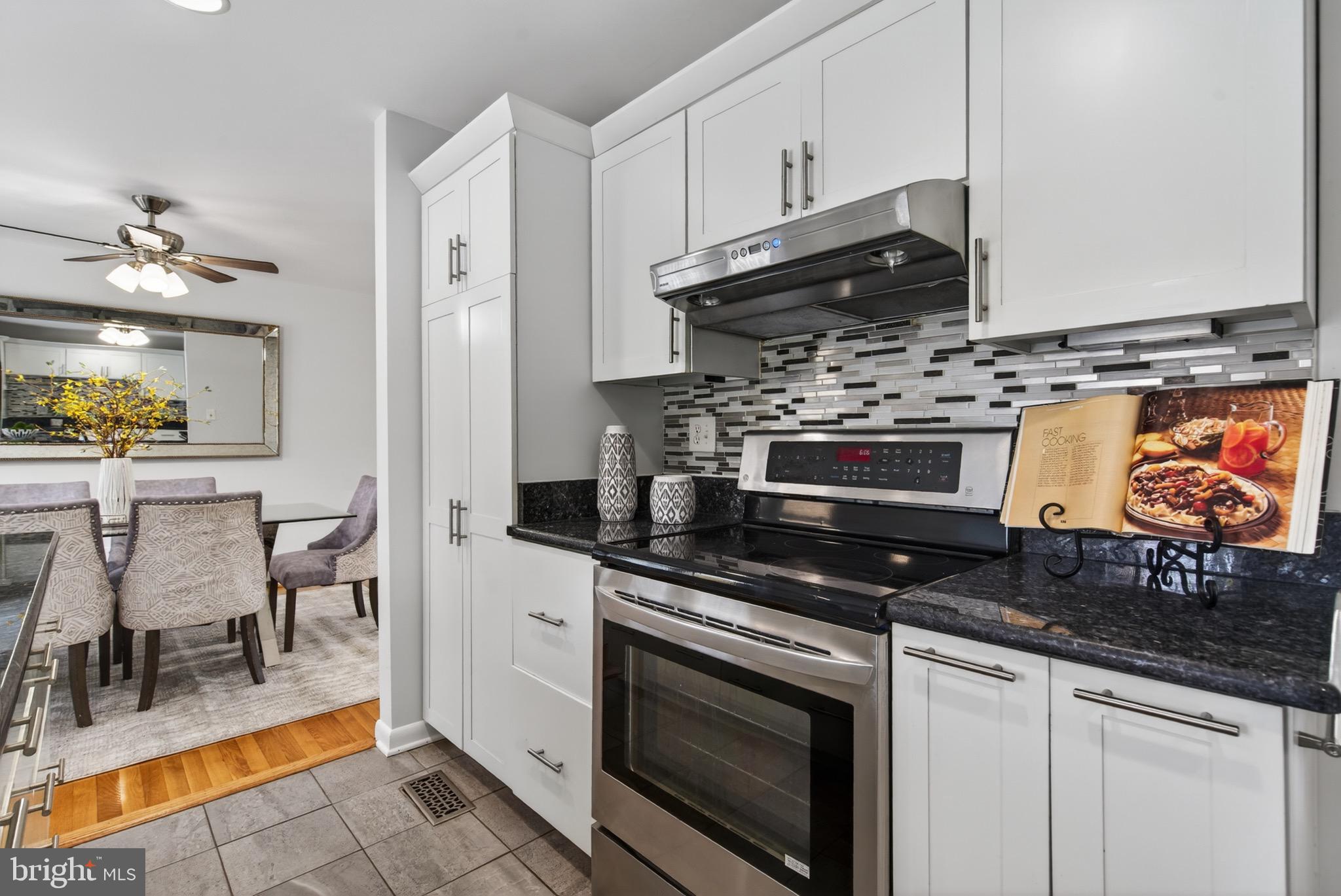 BROYHILL GLEN GARY PARK - Residential