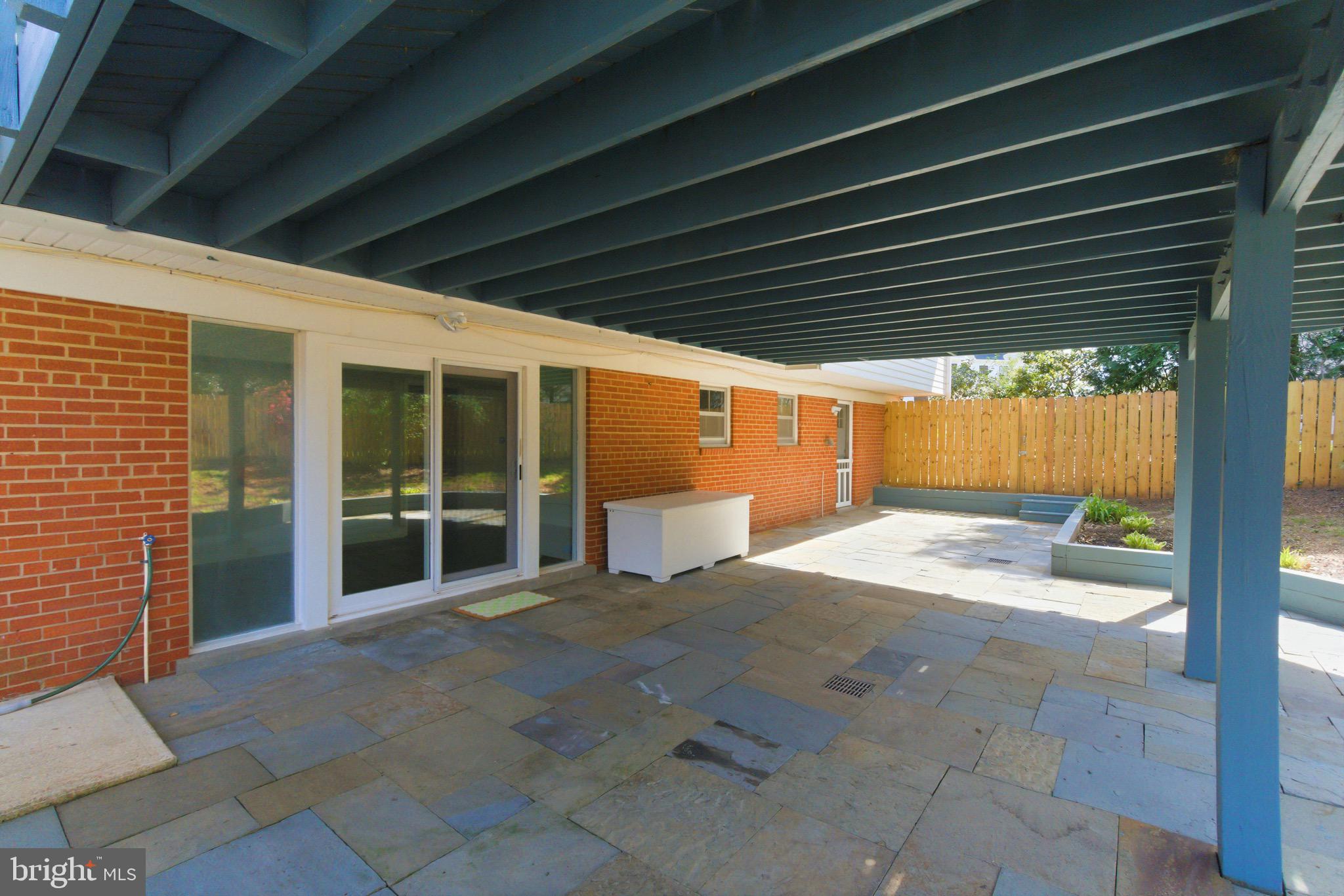 BROYHILL GLEN GARY PARK - Residential