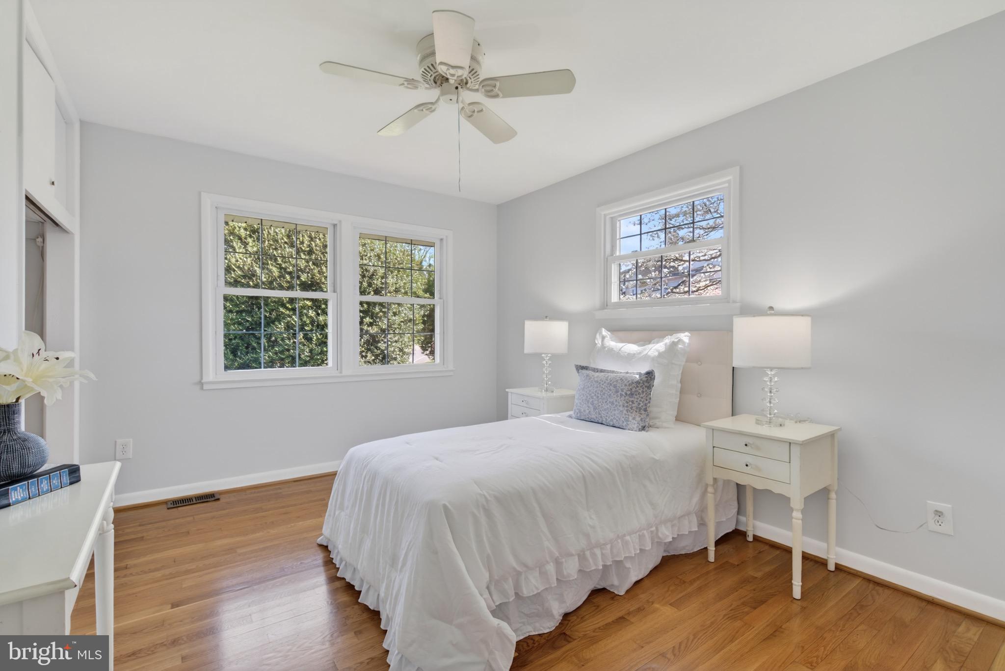 BROYHILL GLEN GARY PARK - Residential