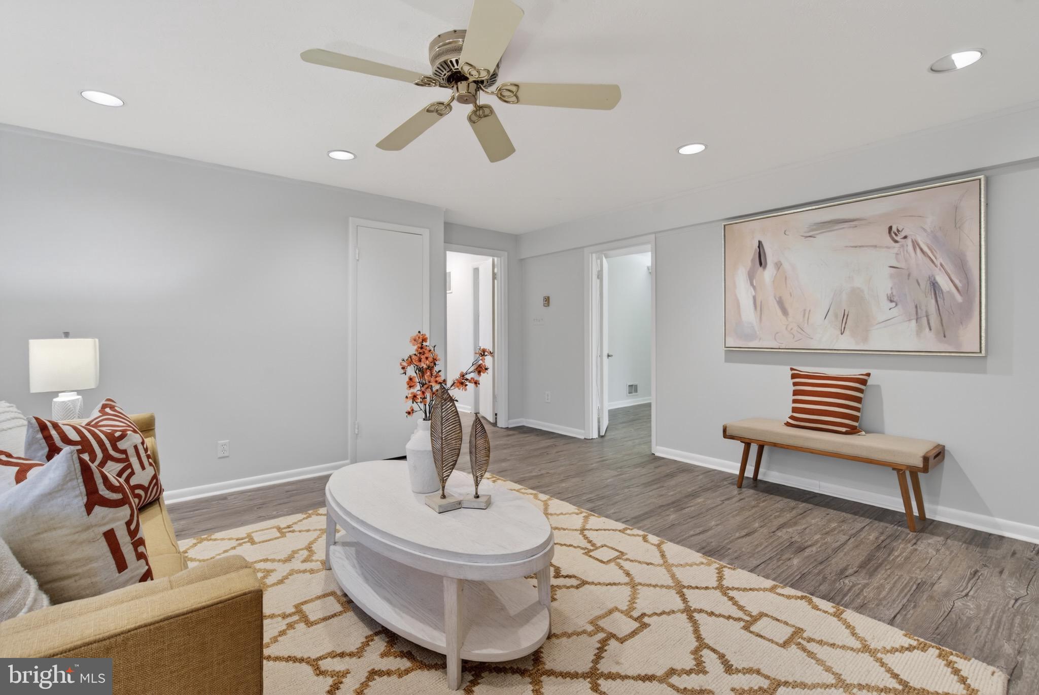 BROYHILL GLEN GARY PARK - Residential