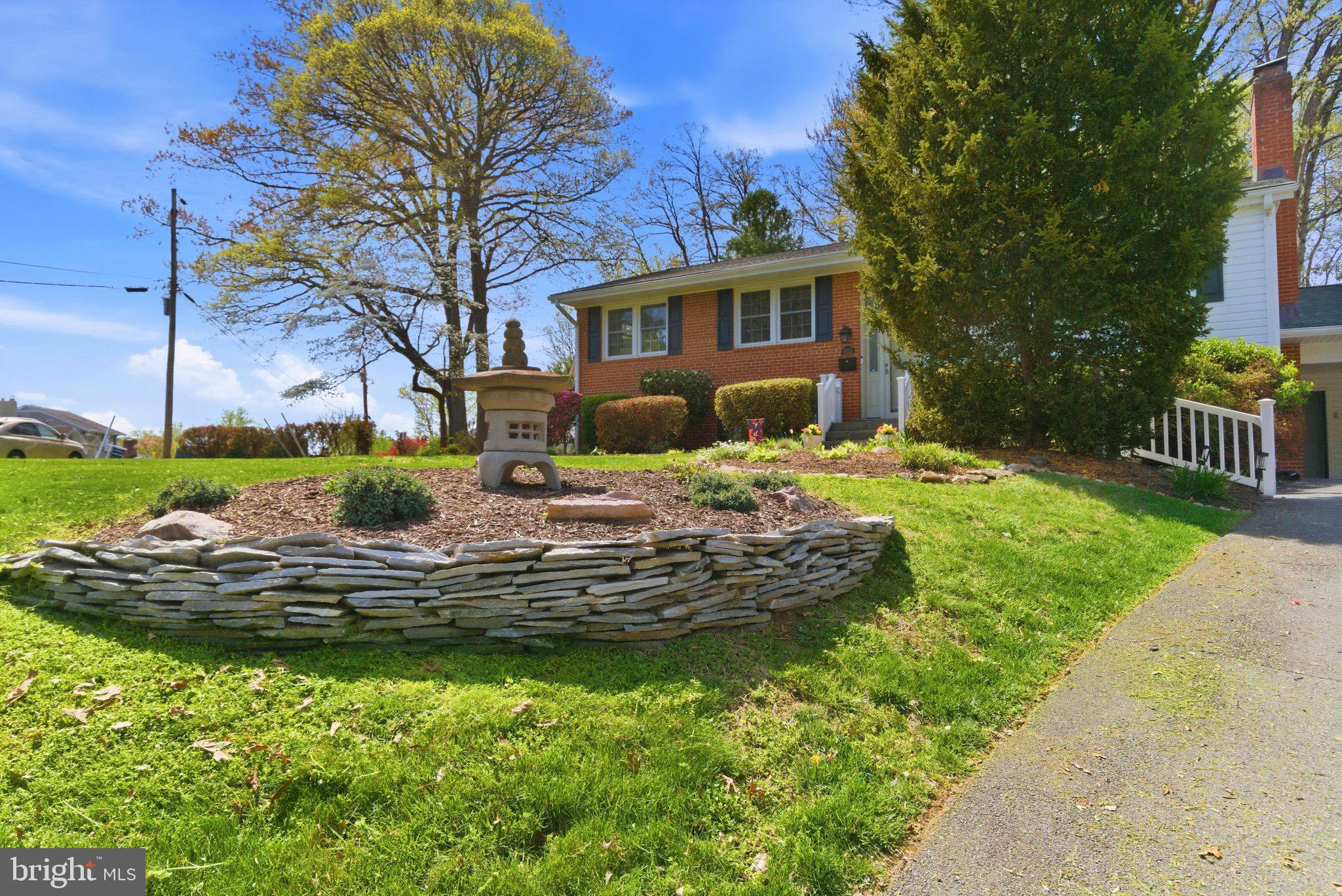 BROYHILL GLEN GARY PARK - Residential