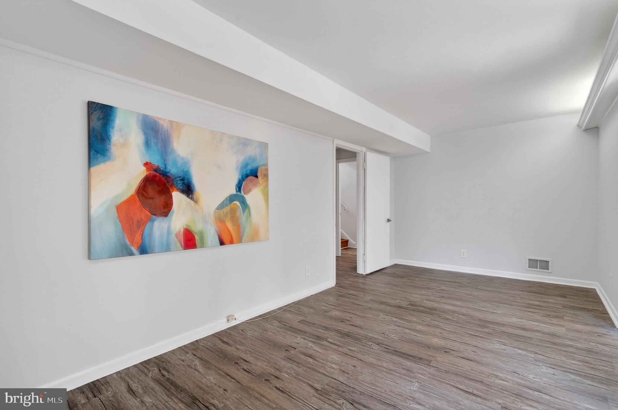 BROYHILL GLEN GARY PARK - Residential