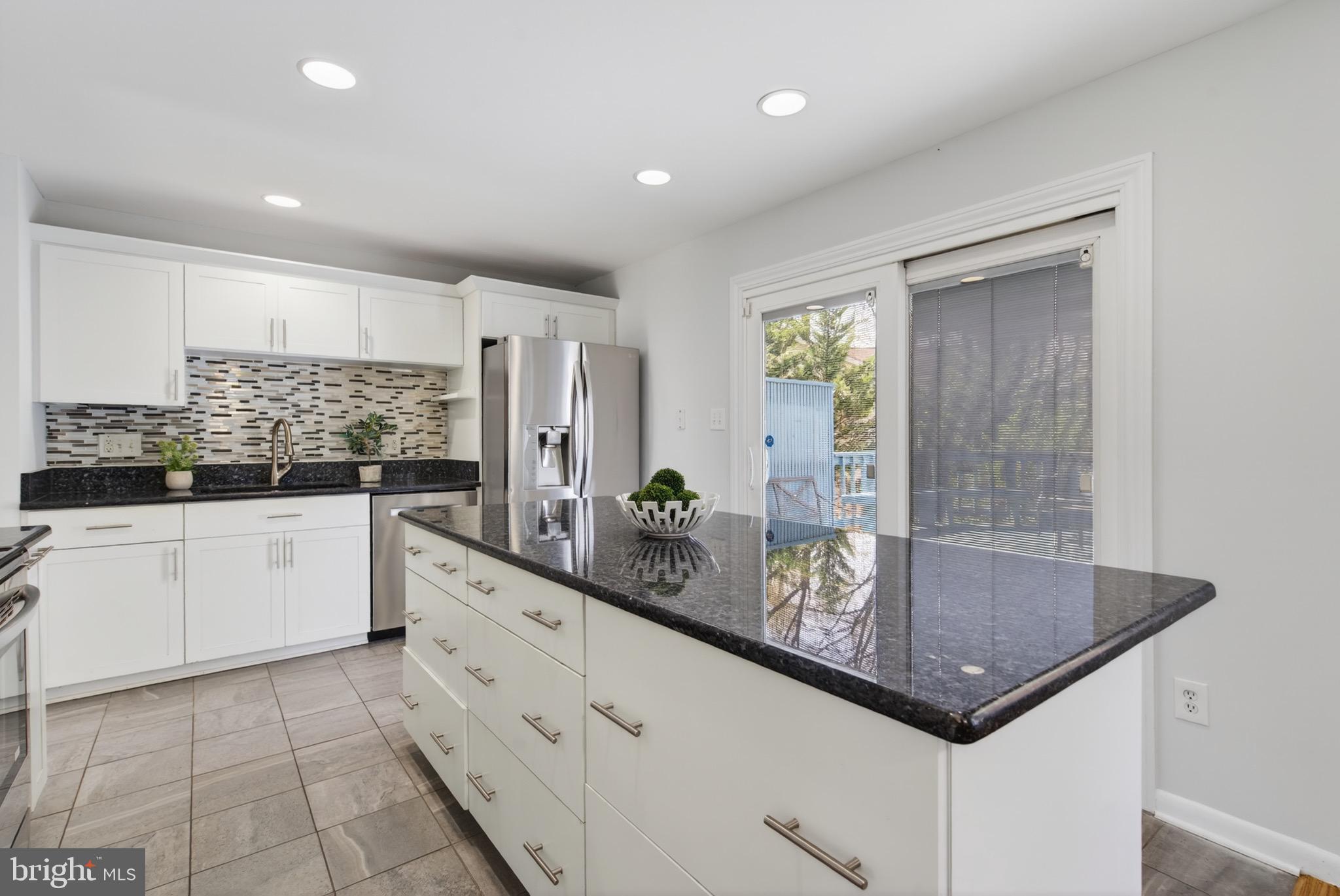 BROYHILL GLEN GARY PARK - Residential