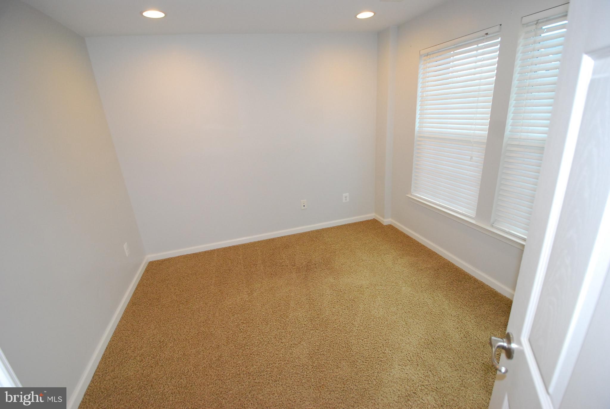 VILLAGES OF URBANA - Residential Lease