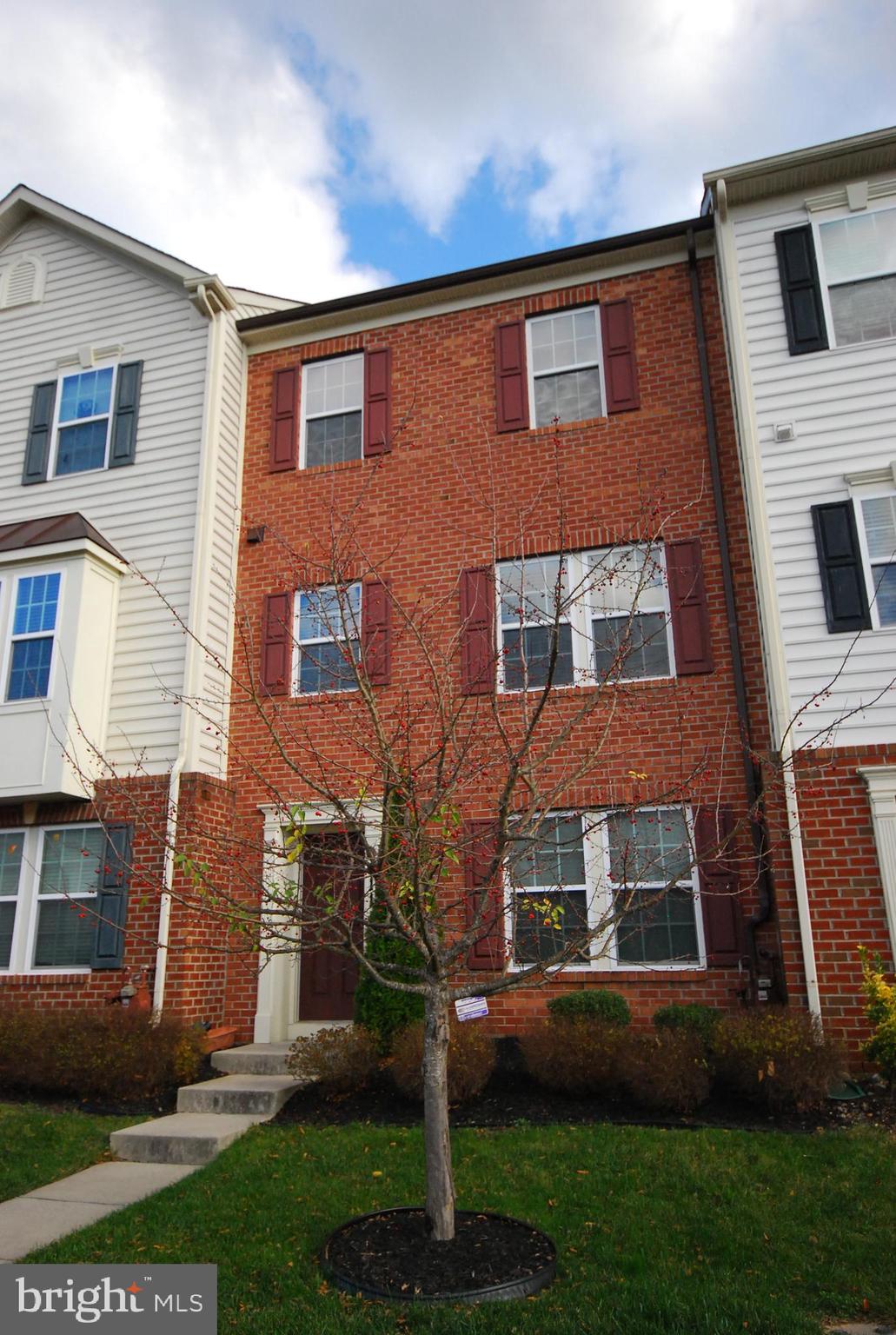 VILLAGES OF URBANA - Residential Lease