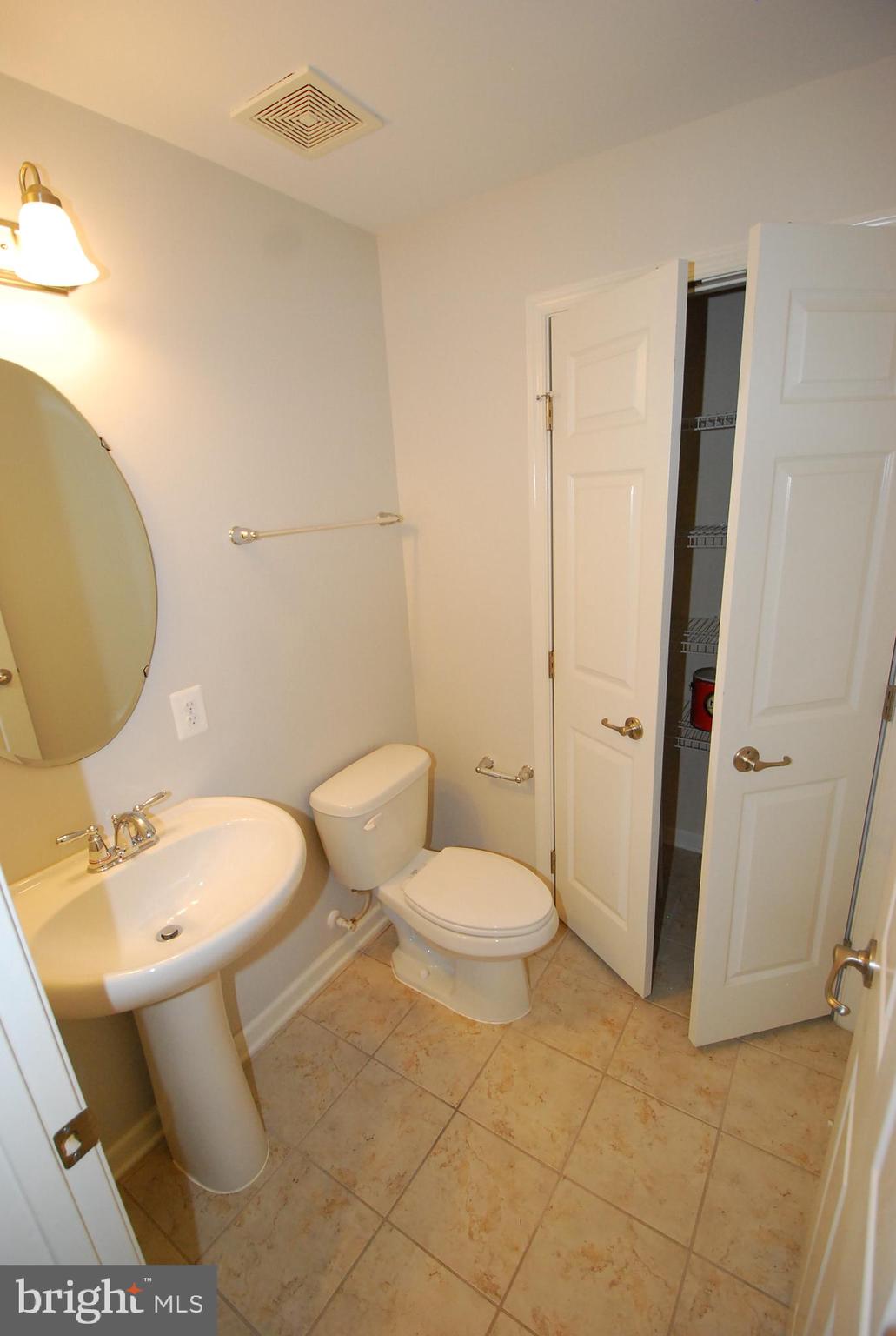 VILLAGES OF URBANA - Residential Lease