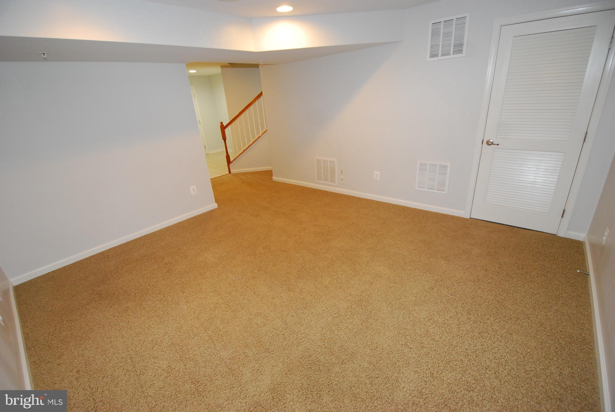 VILLAGES OF URBANA - Residential Lease