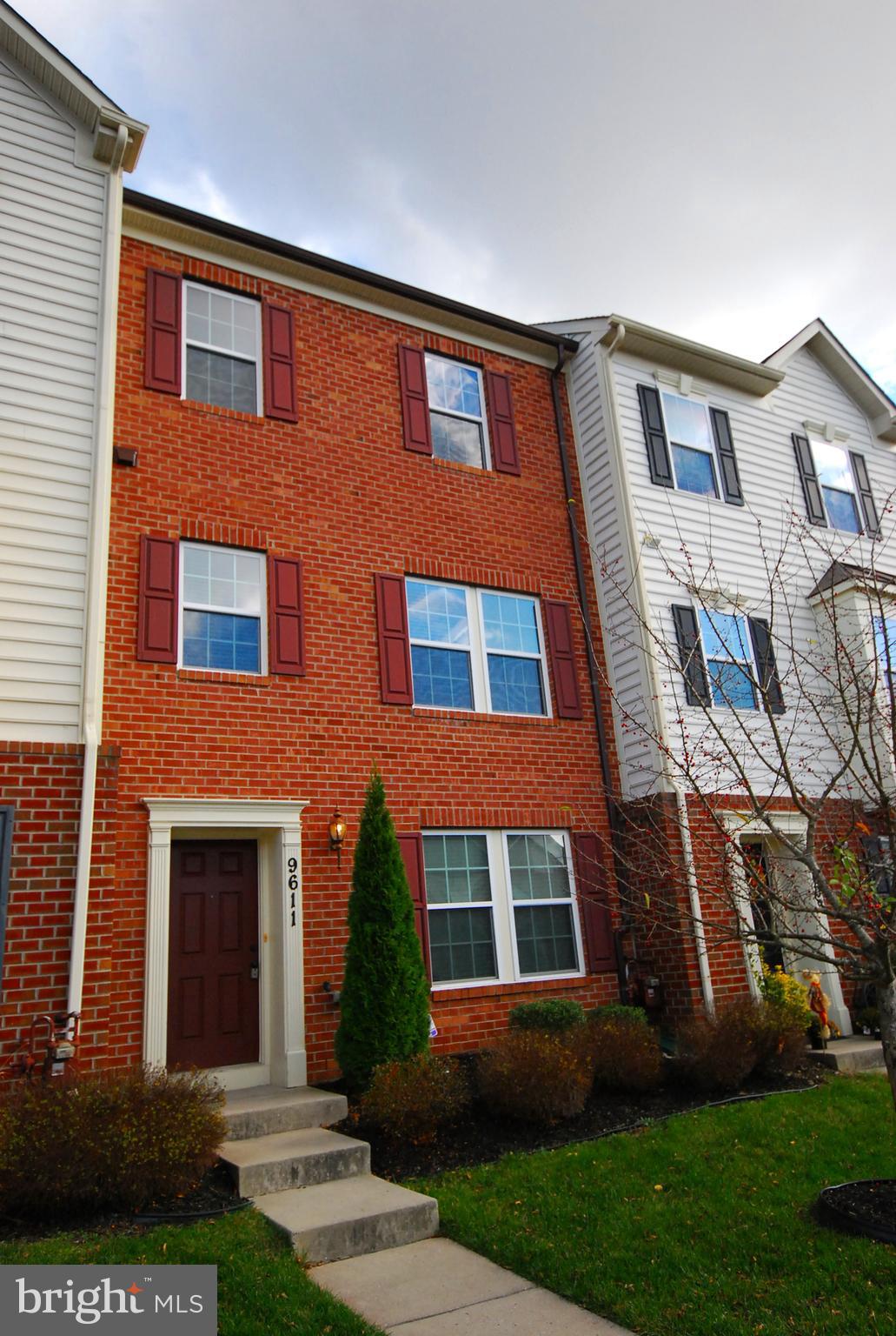 VILLAGES OF URBANA - Residential Lease