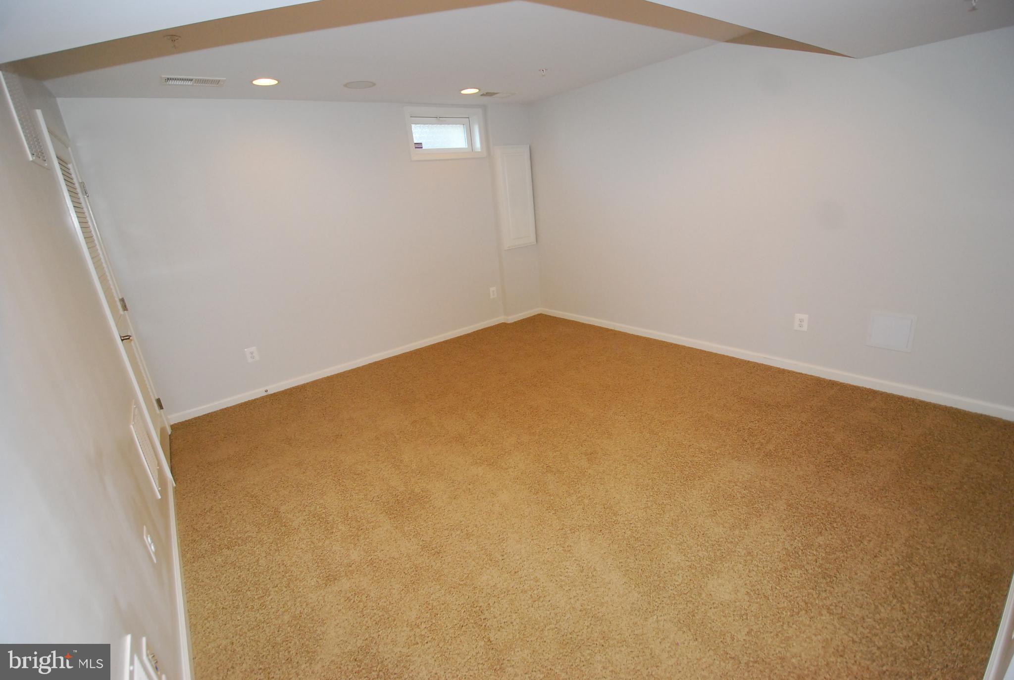 VILLAGES OF URBANA - Residential Lease