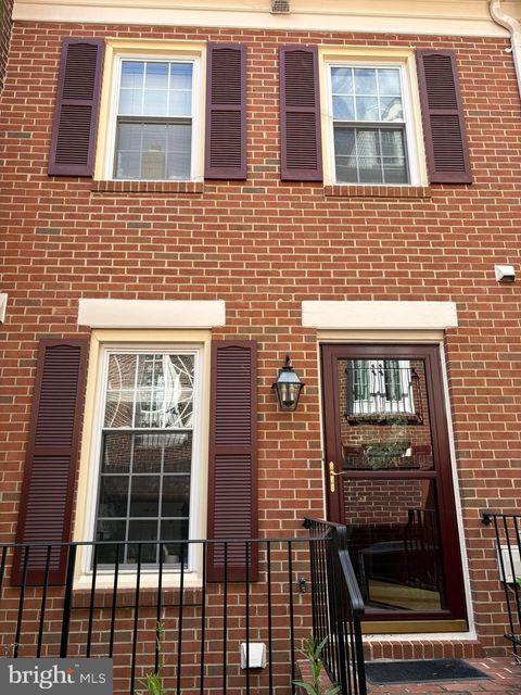 1955 N CALVERT STREET 1 ARLINGTON VA 22201