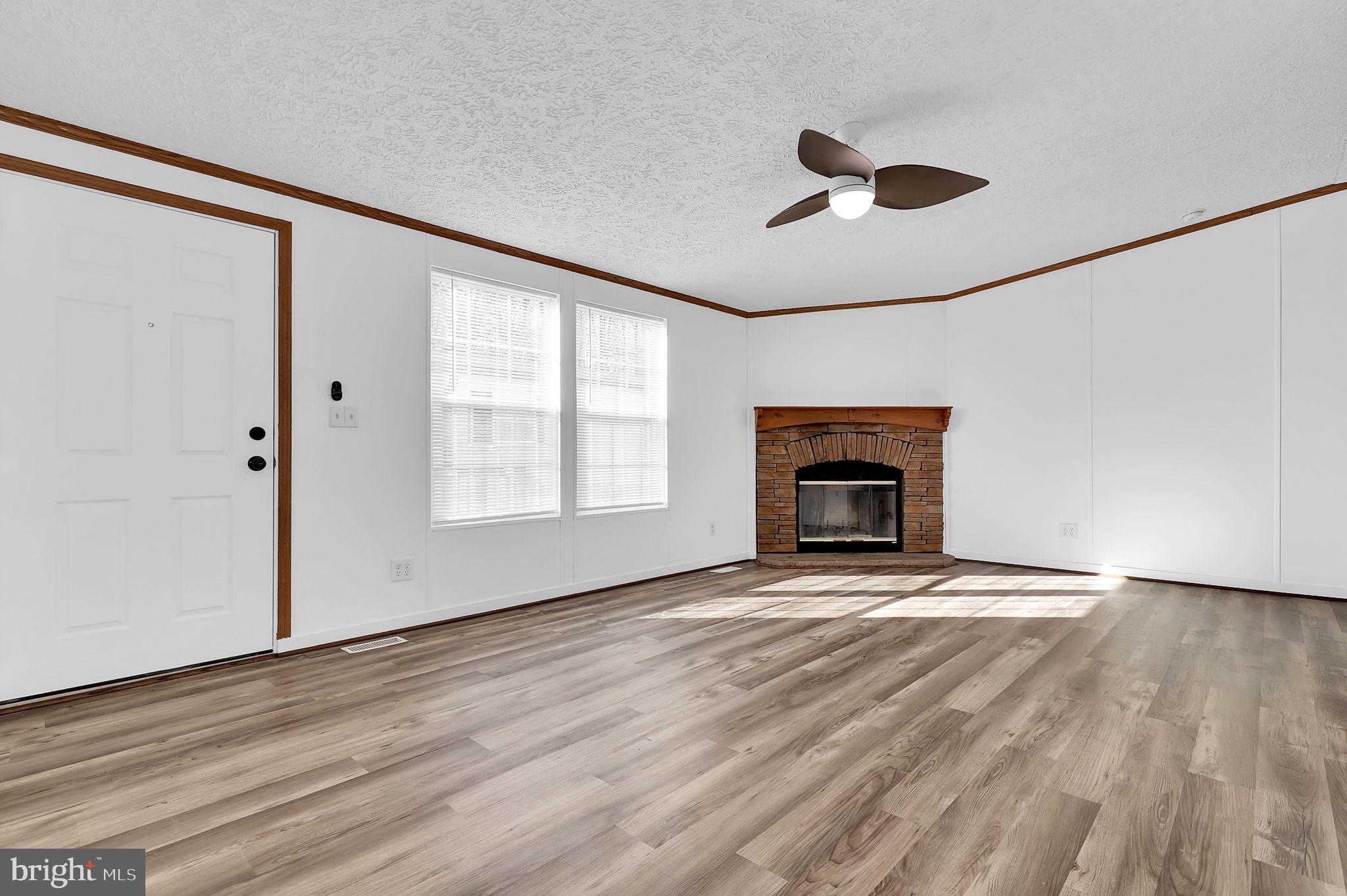 HOLIDAY MOBILE ESTATES - Residential