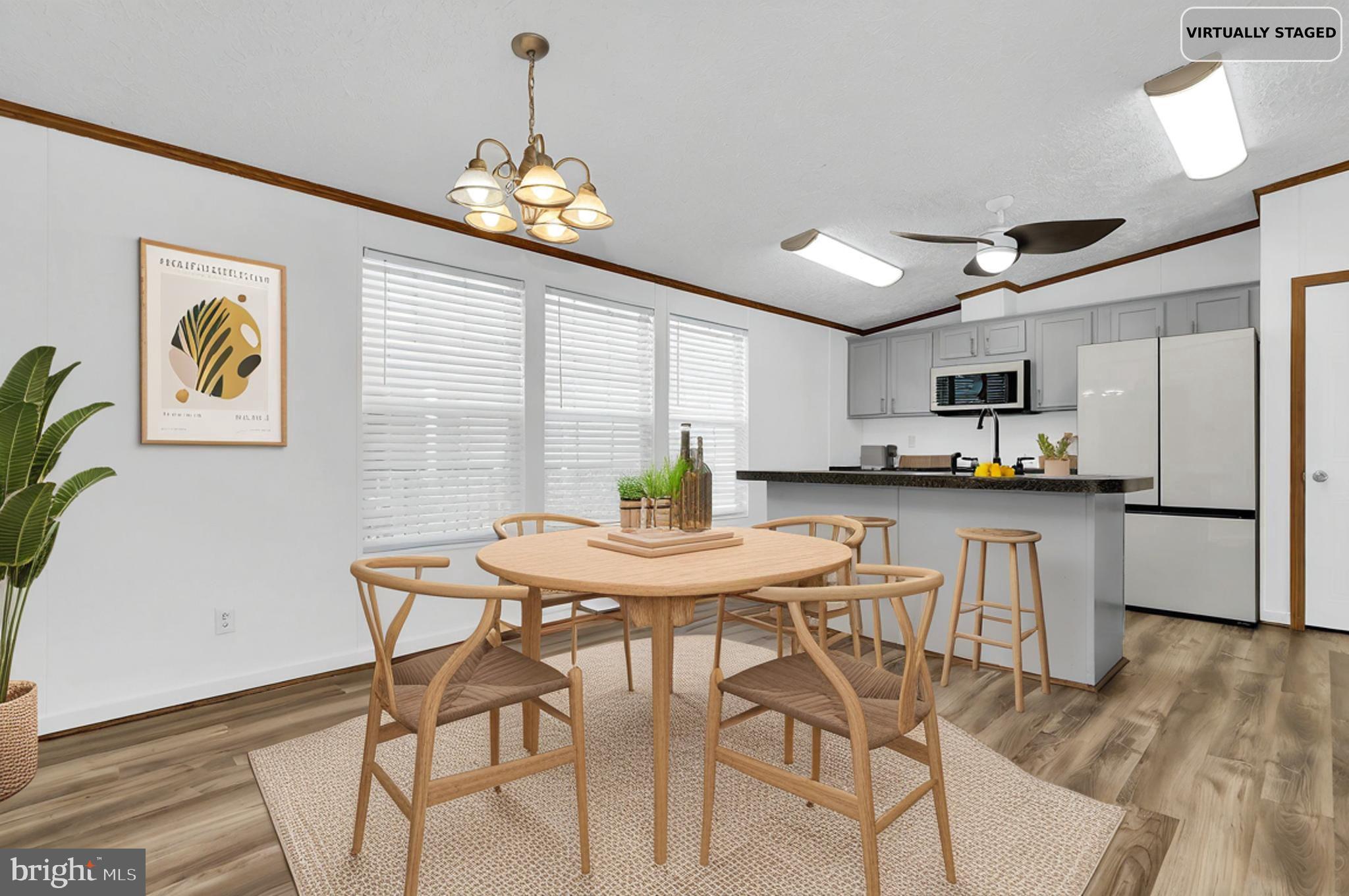 HOLIDAY MOBILE ESTATES - Residential