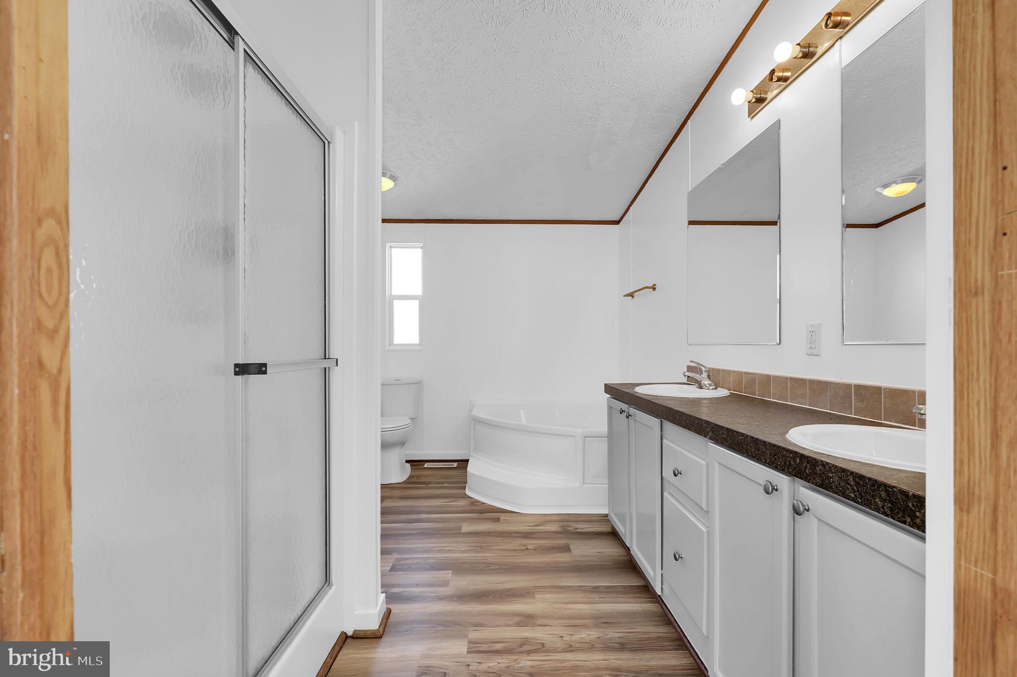 HOLIDAY MOBILE ESTATES - Residential