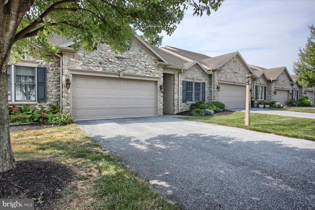 Photo of 43 MIDWAY FARMS LN, LANCASTER, PA 17602 (MLS # PALA2039732)