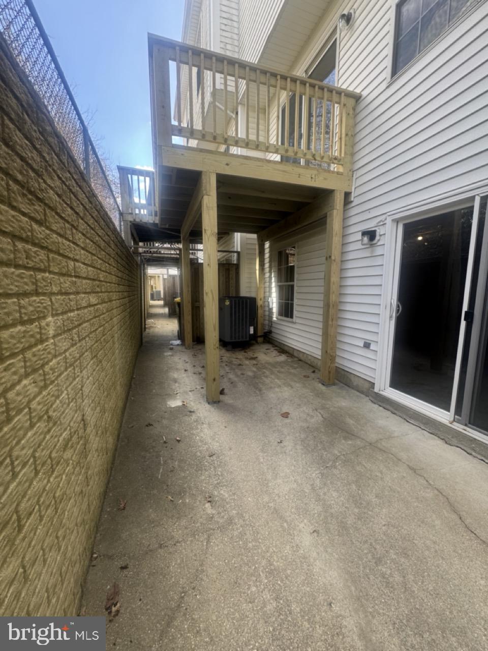 CAPTAINS QUARTER CONDOMINIUM - Residential Lease