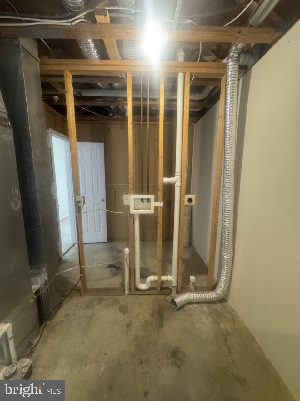 CAPTAINS QUARTER CONDOMINIUM - Residential Lease