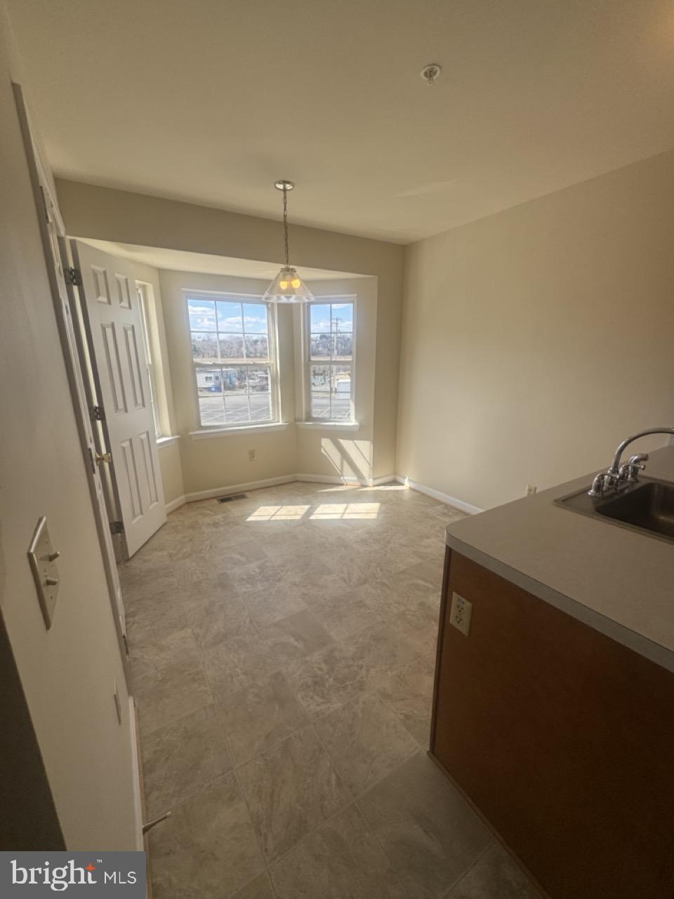 CAPTAINS QUARTER CONDOMINIUM - Residential Lease