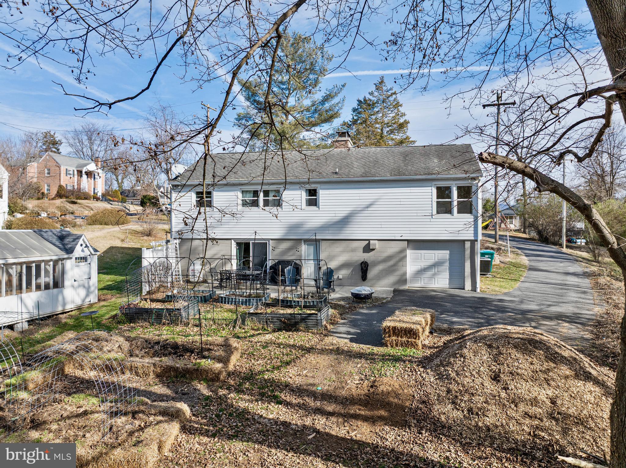 HIGHLAND COURT - Residential