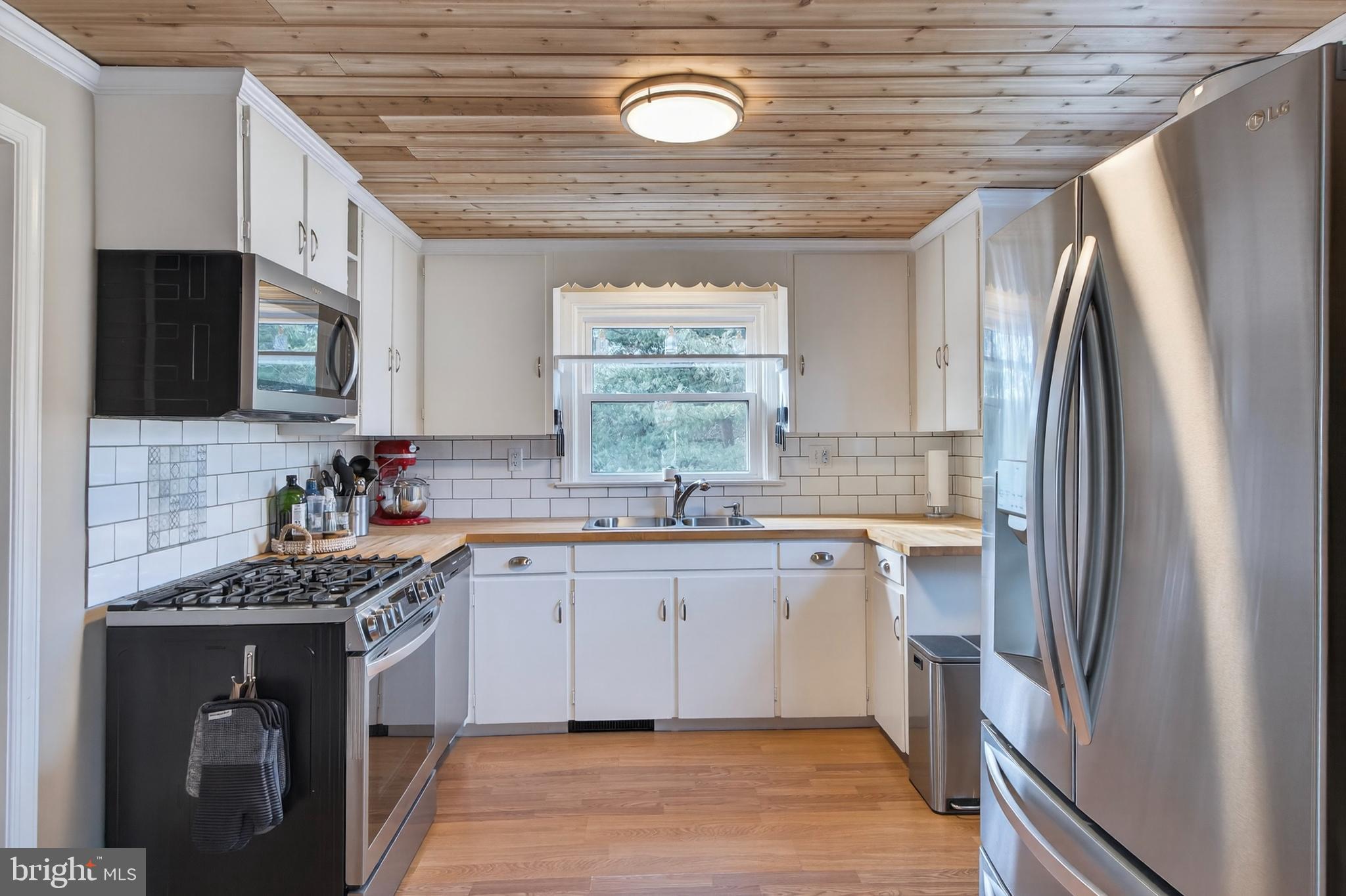 HIGHLAND COURT - Residential