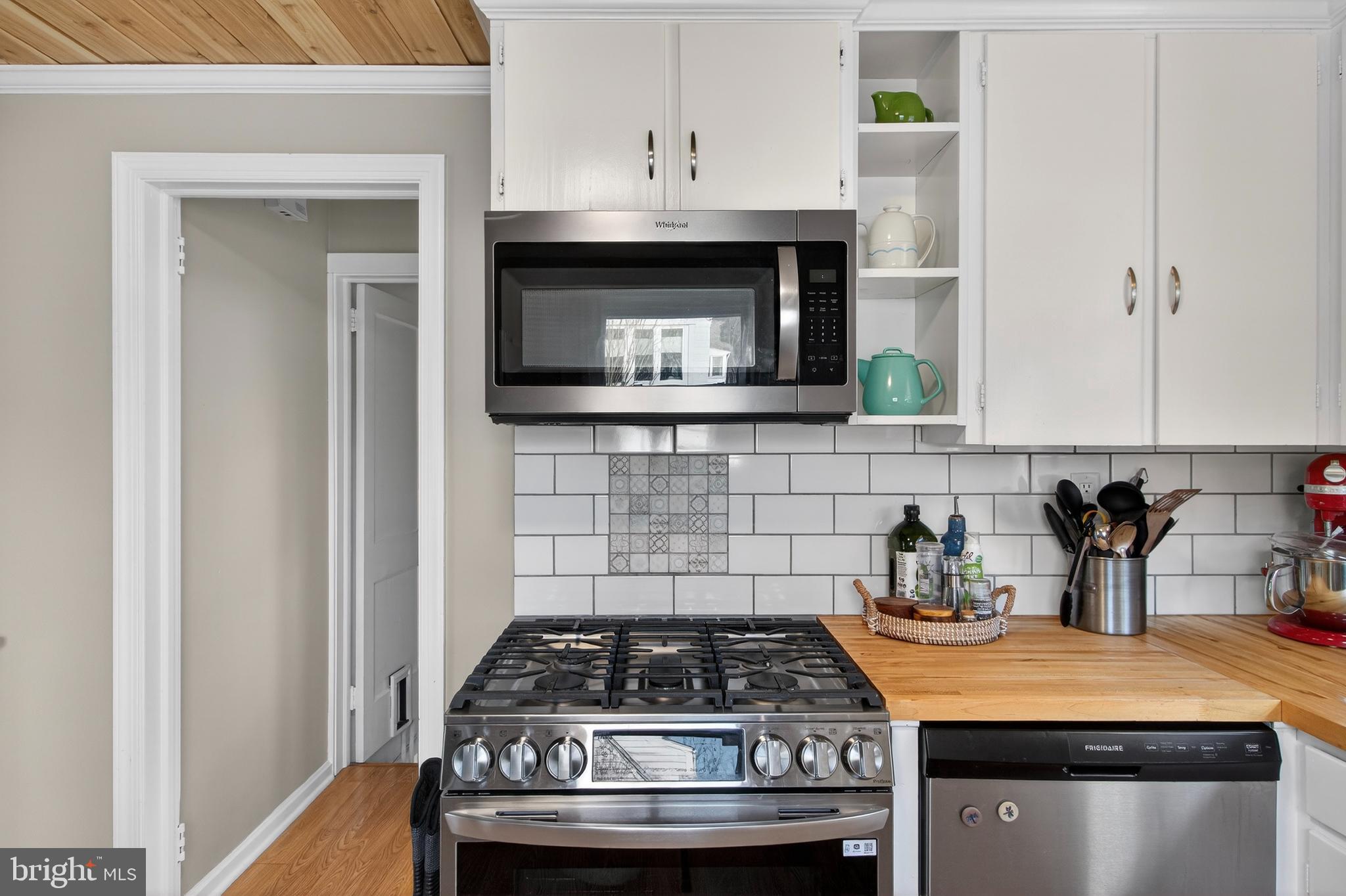 HIGHLAND COURT - Residential