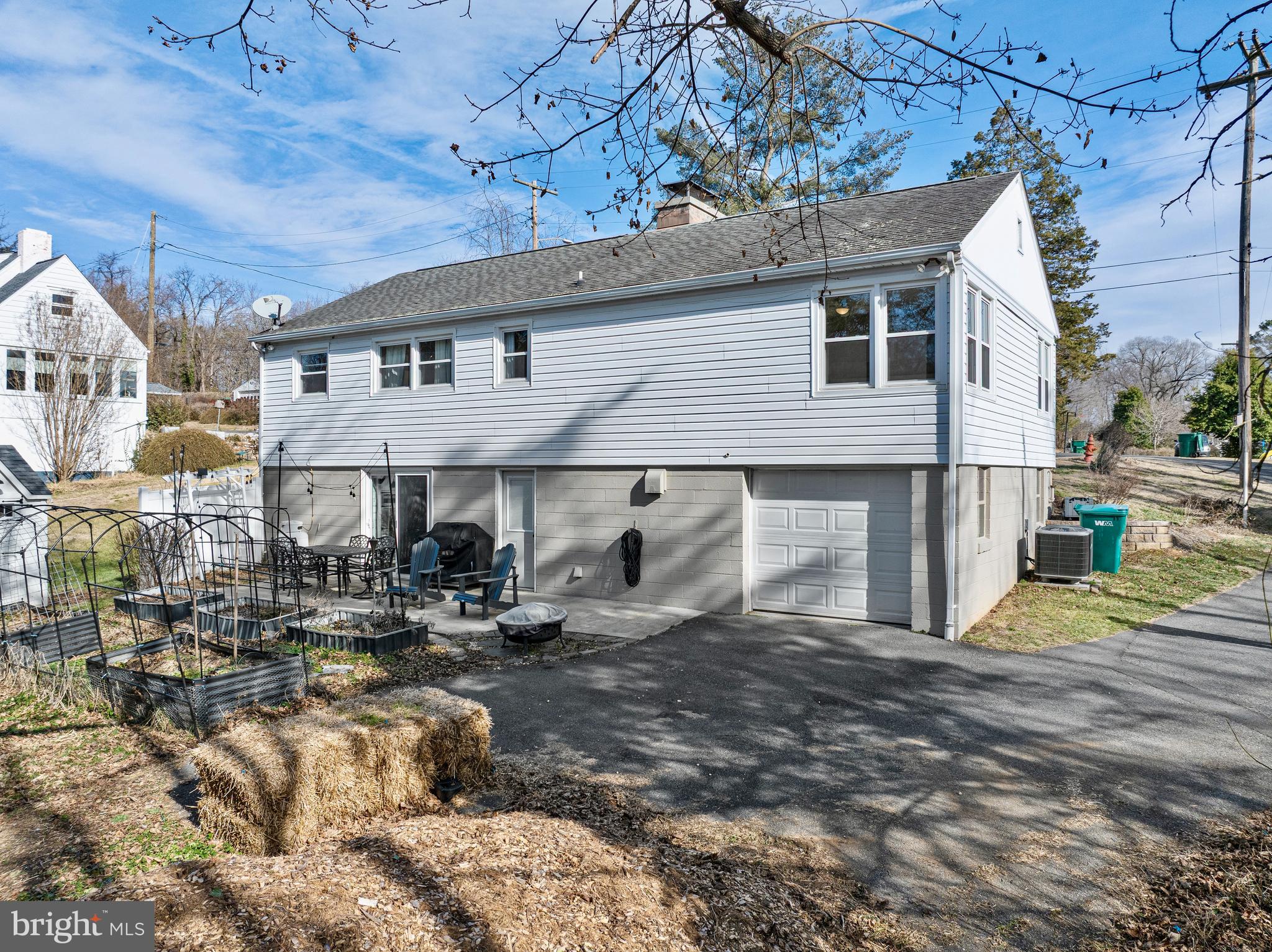 HIGHLAND COURT - Residential