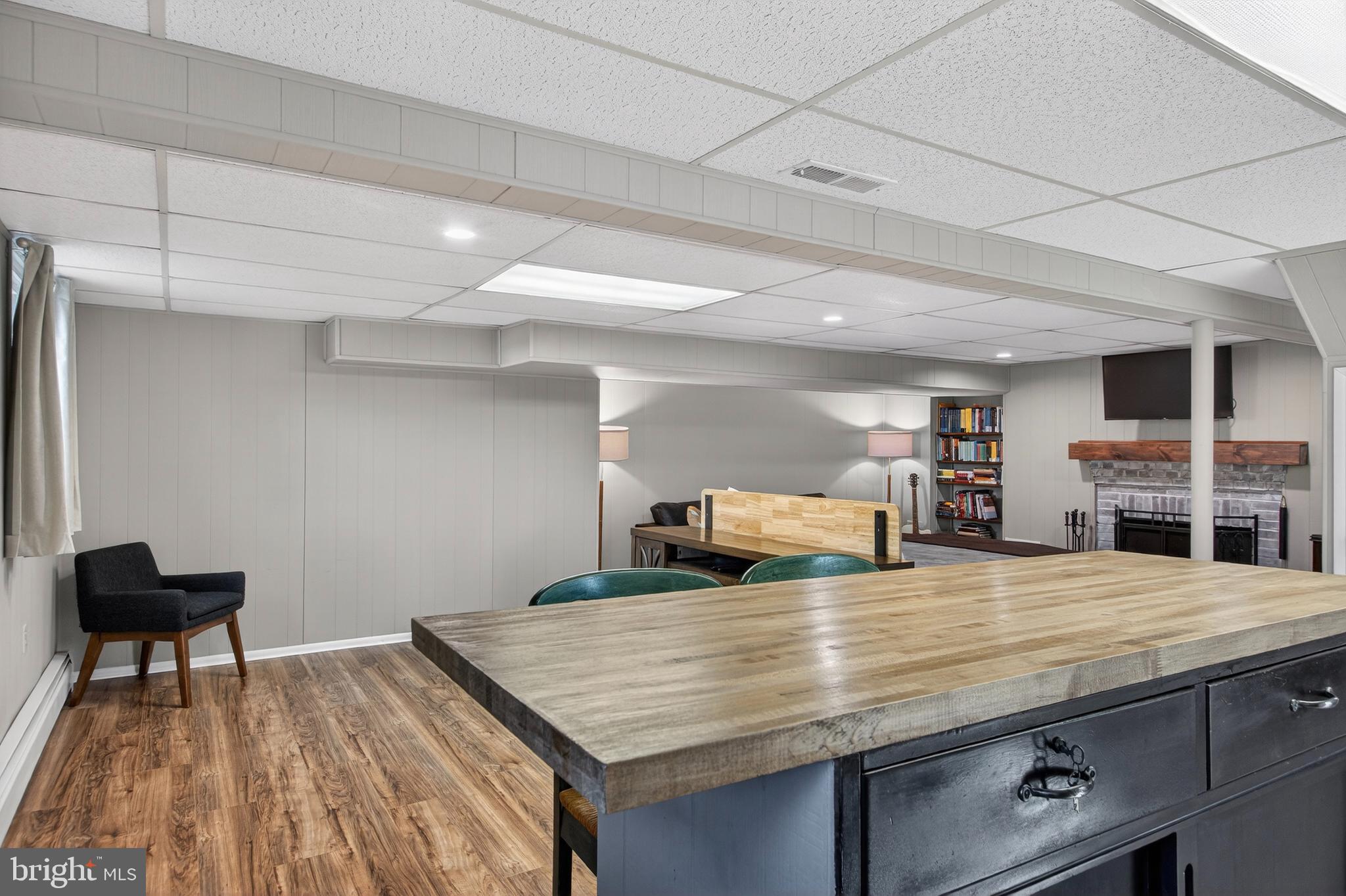 HIGHLAND COURT - Residential