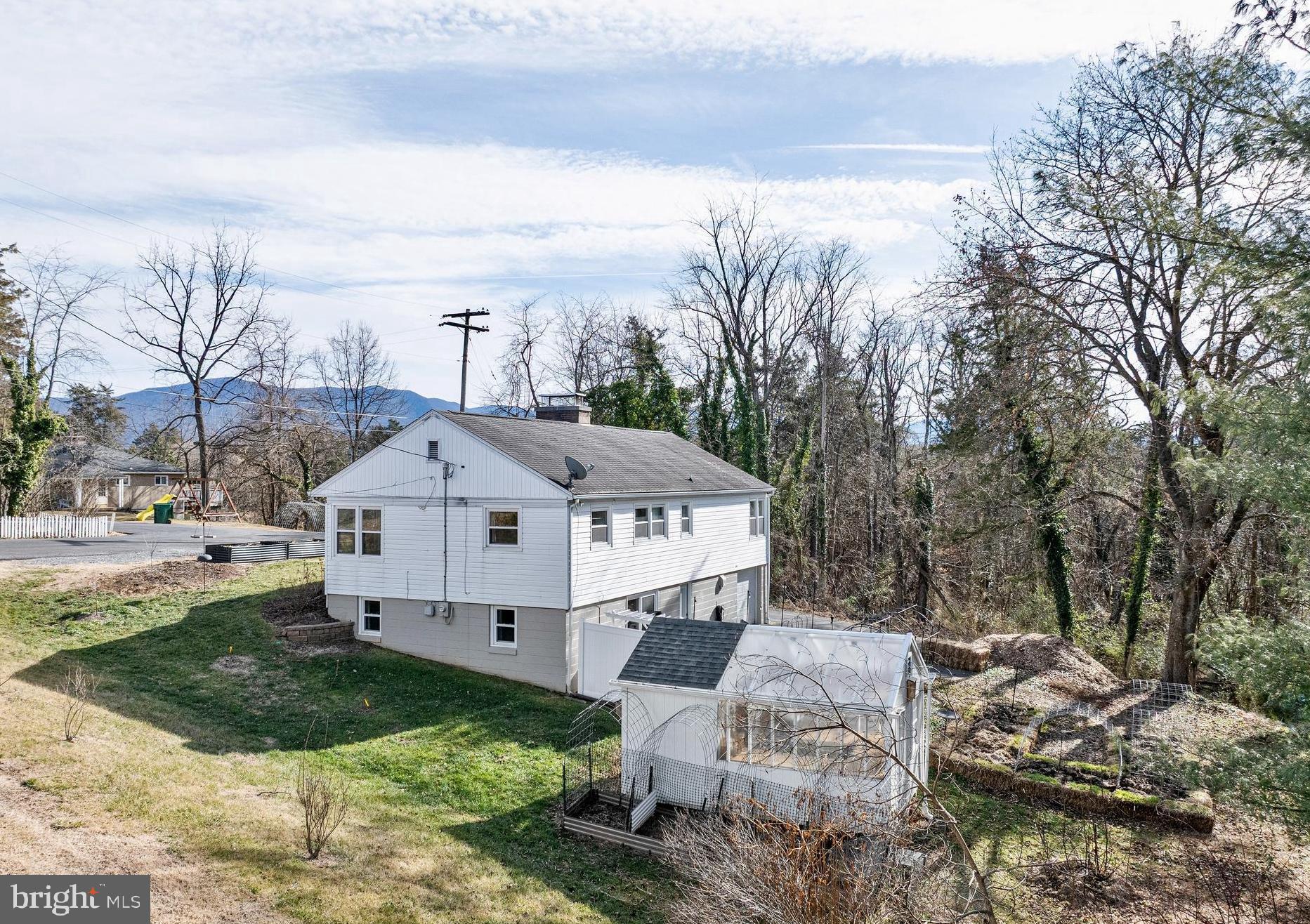 HIGHLAND COURT - Residential