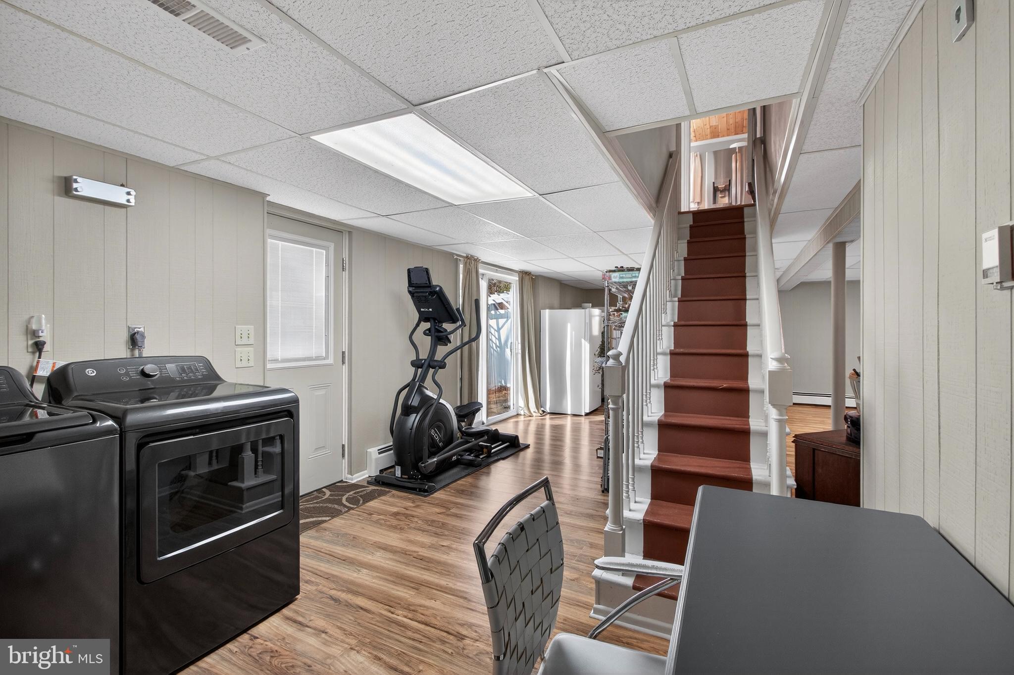 HIGHLAND COURT - Residential