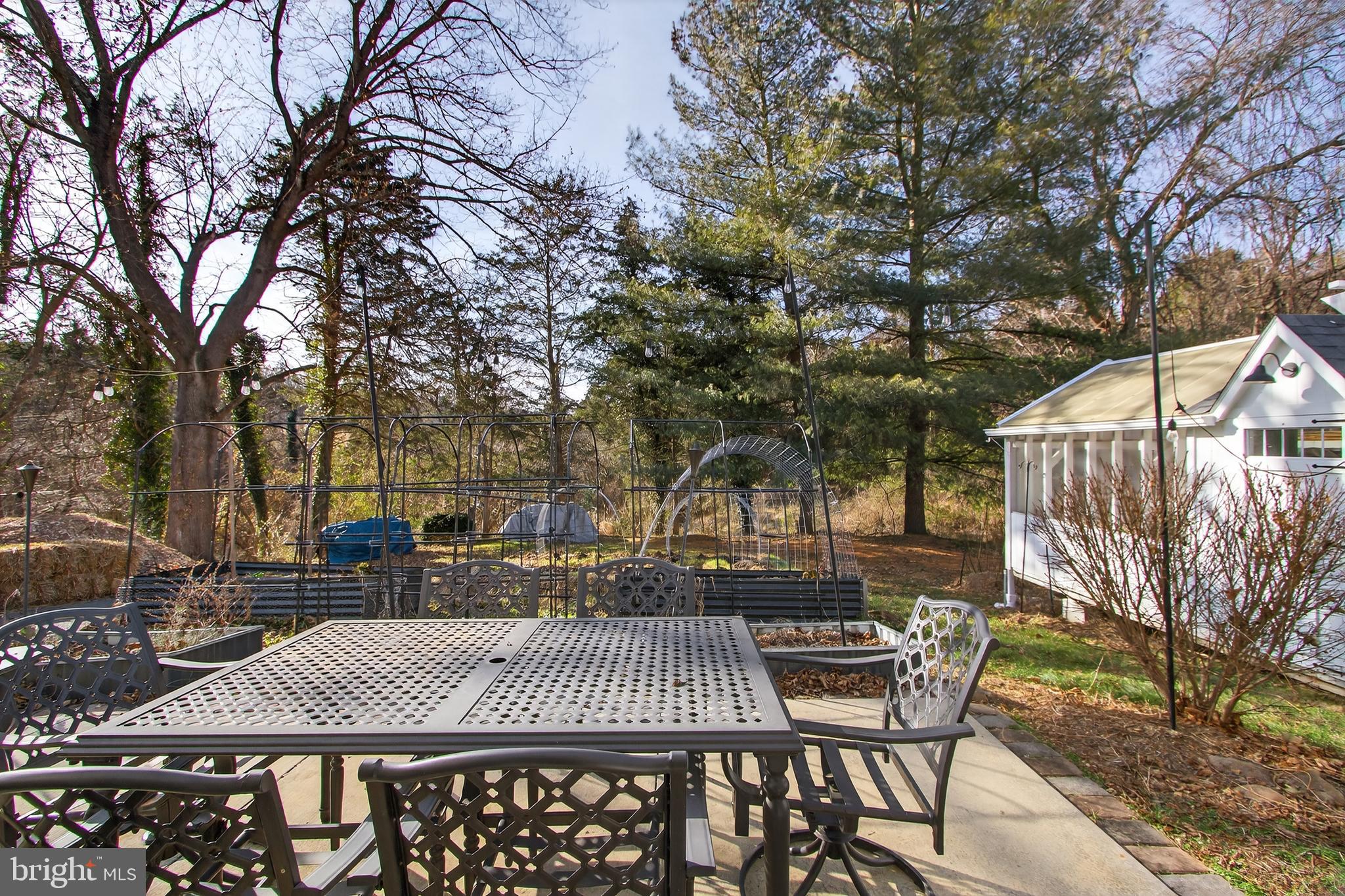 HIGHLAND COURT - Residential