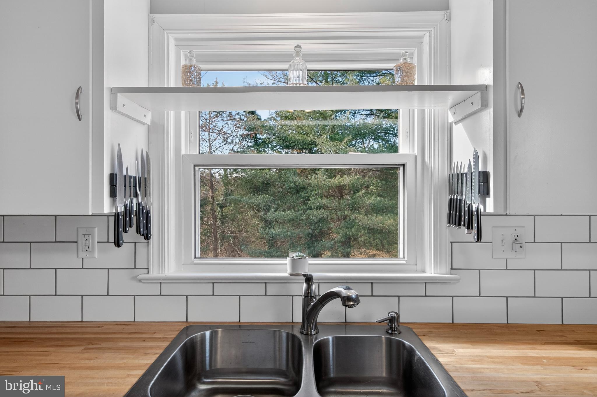 HIGHLAND COURT - Residential