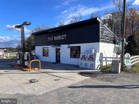 Photo of 20236 Frog Level Road, RUTHER GLEN, VA 22546 (MLS # VACV2007544)