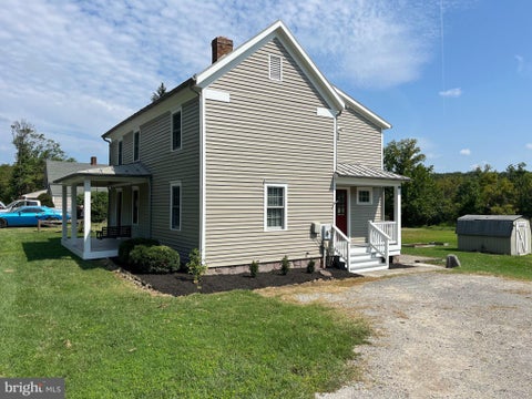 Photo of 8203 Buckland Mill Road, GAINESVILLE, VA 20155 (MLS # VAPW2129096)